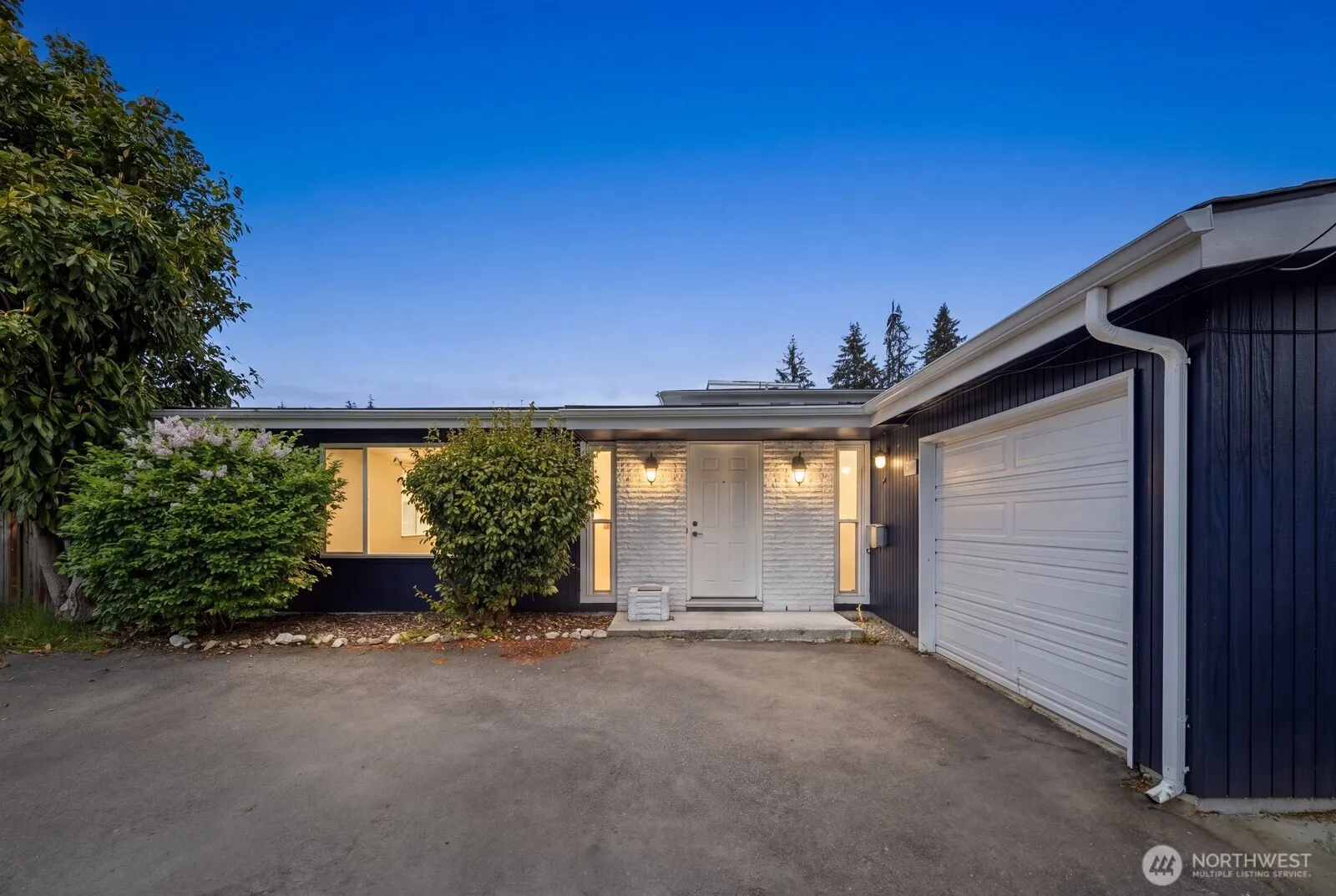 Property photo for 101 161st Street Se, Bothell photo 2