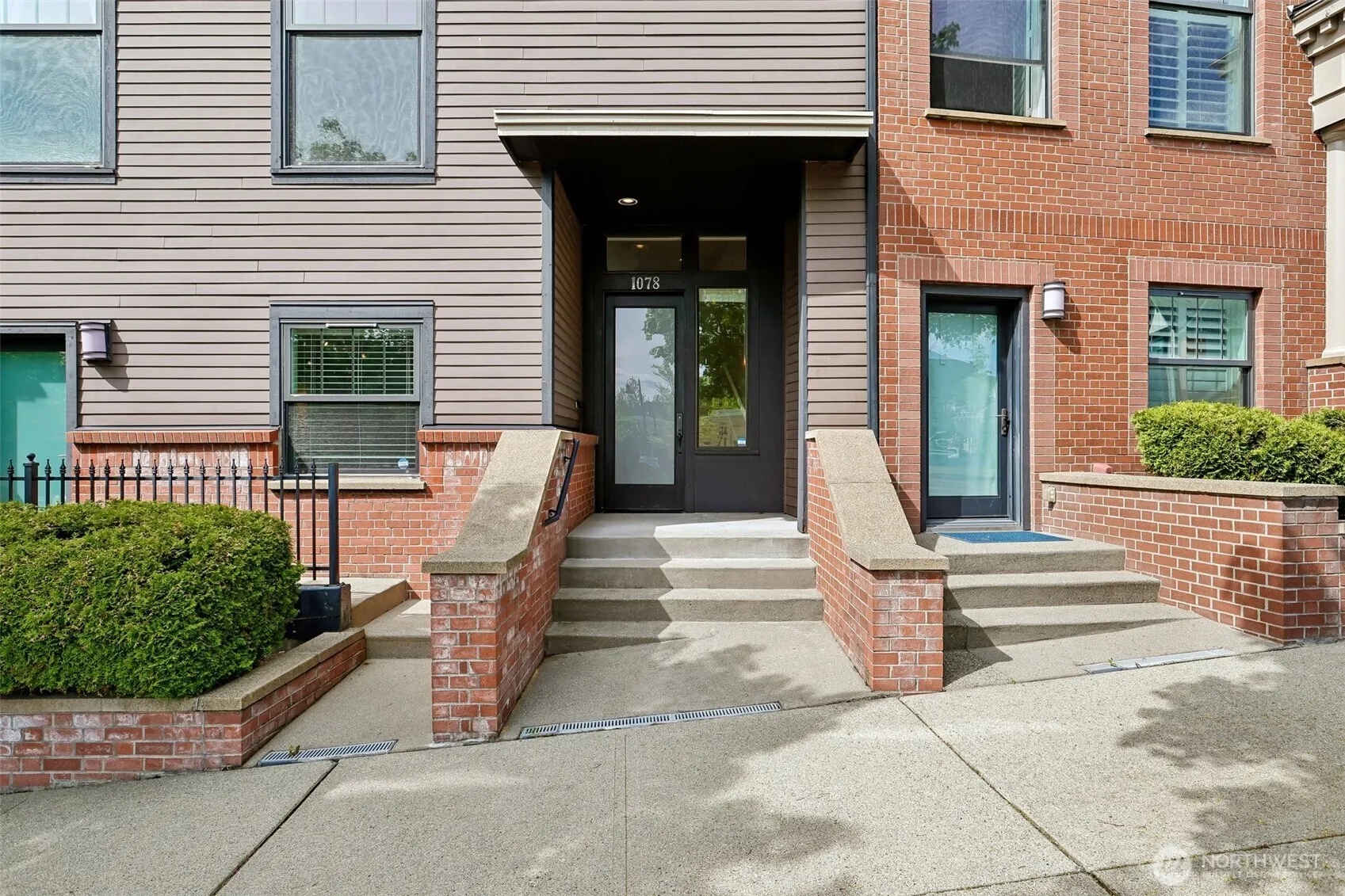 Property photo for 1078 Ne High Street #10, Issaquah photo 3