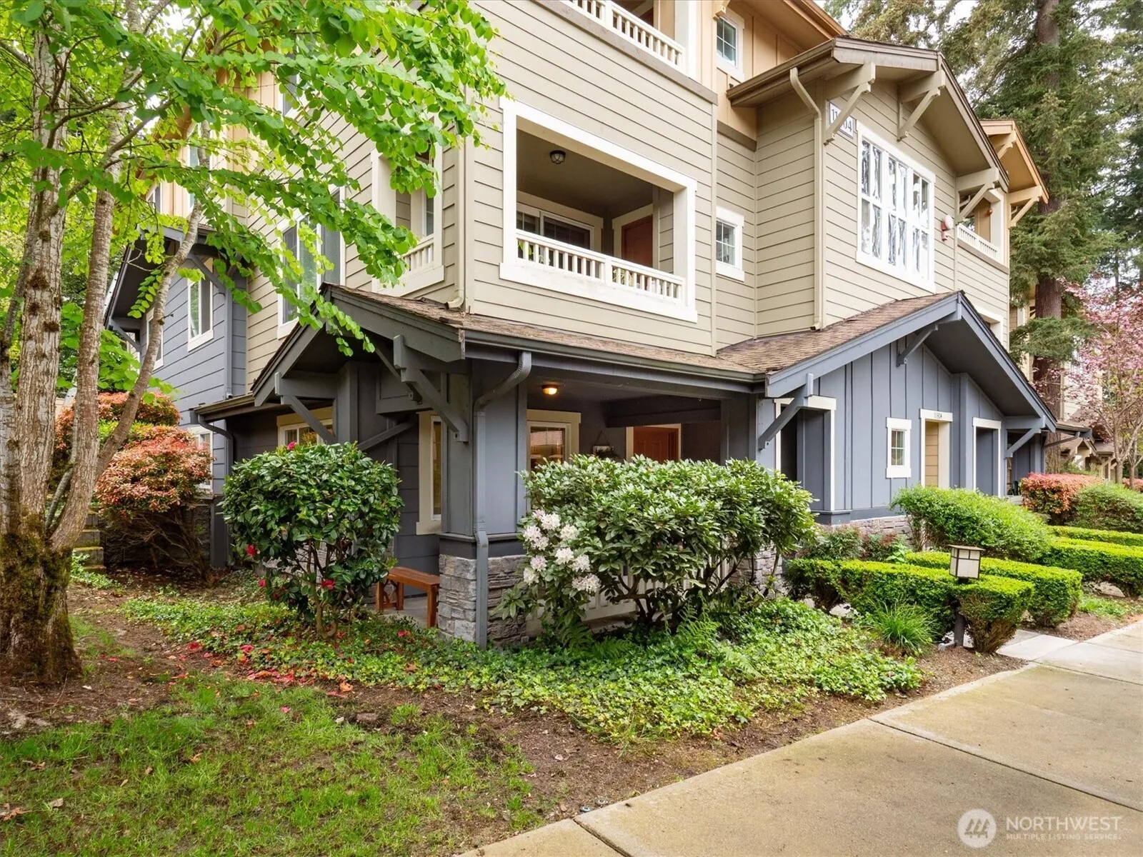 Property photo for 11304 124th Avenue Ne #101, Kirkland, WA 98033