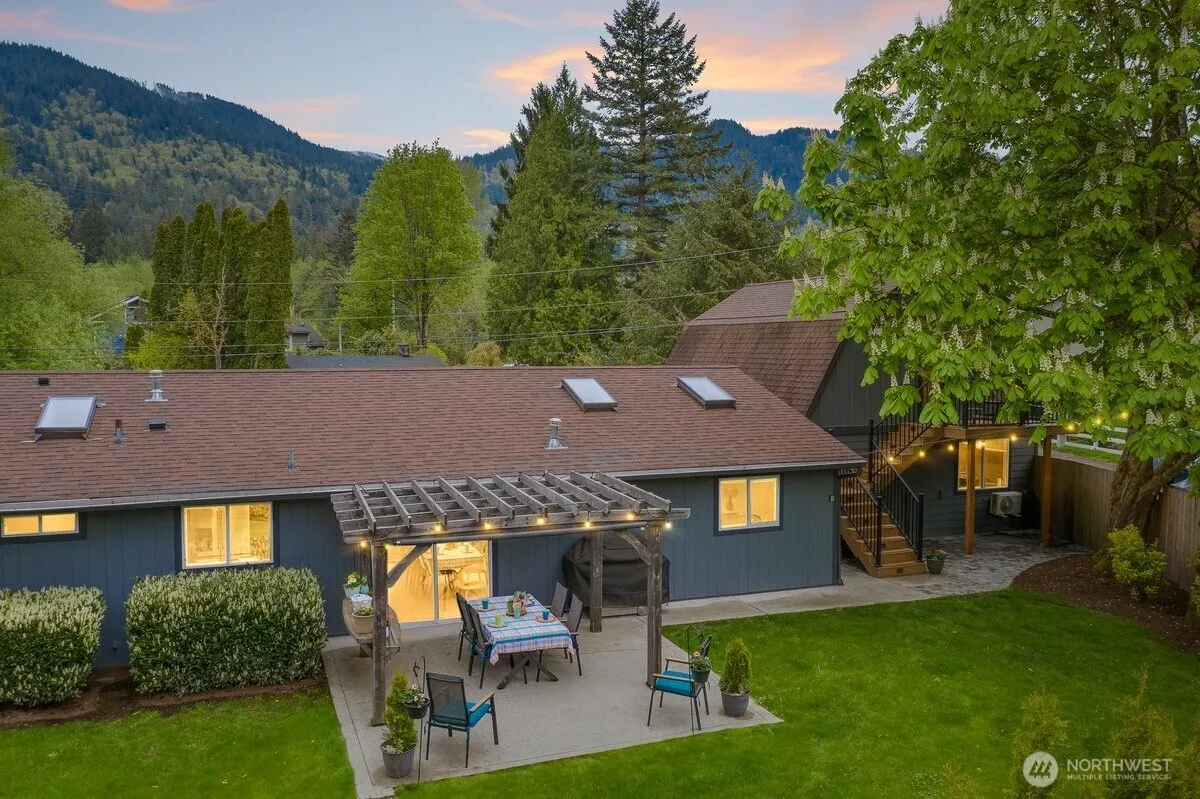Property photo for 1109 Lewis Lane Se, Issaquah