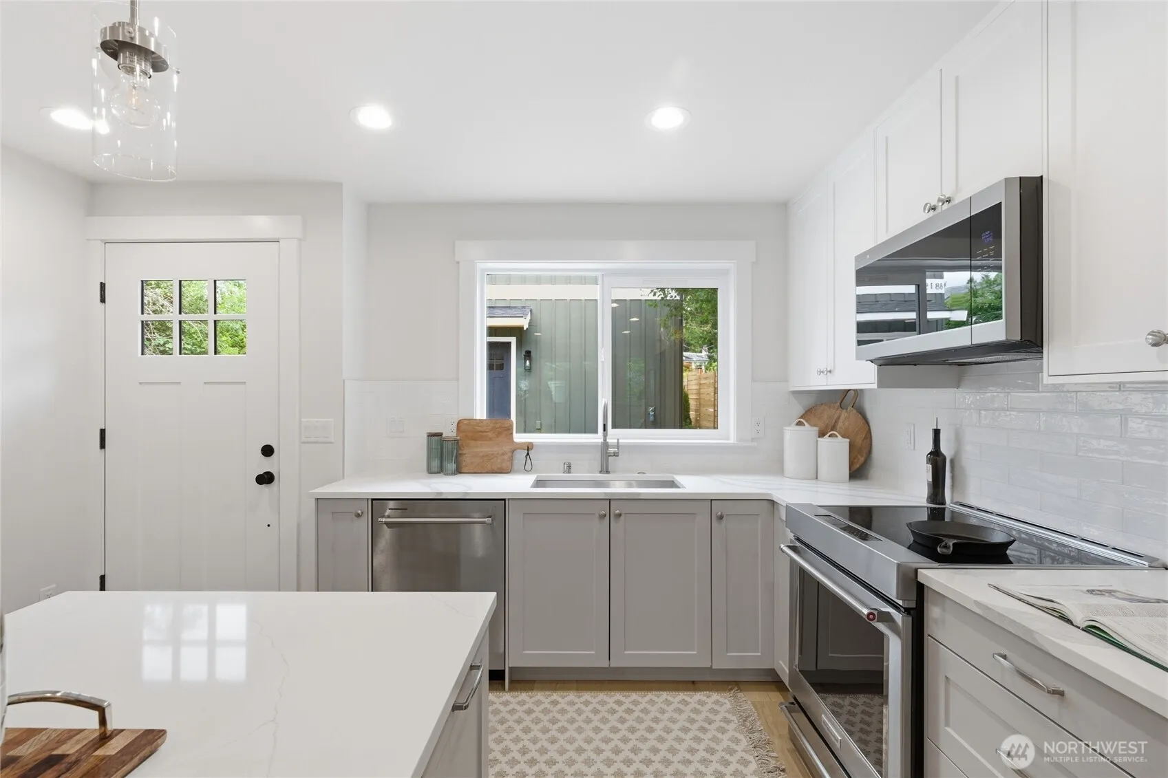 Property photo for 8817 Densmore Avenue N, Seattle photo 5