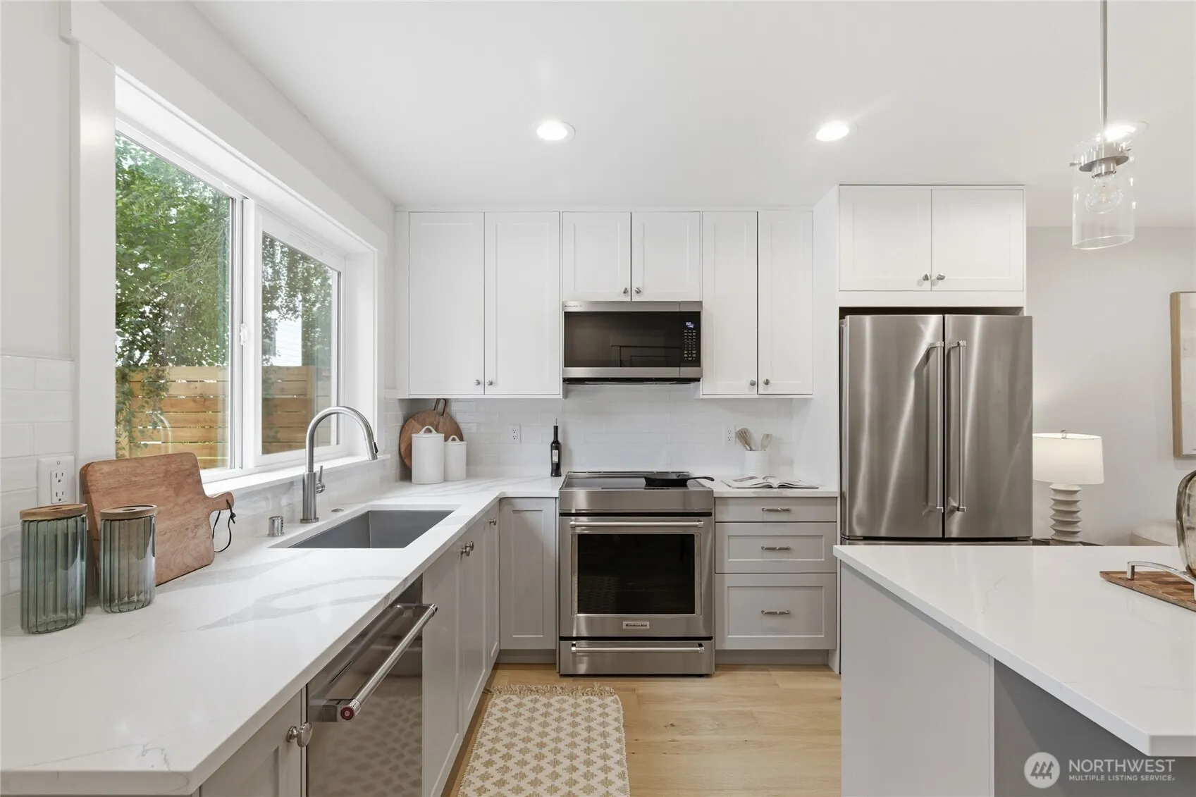 Property photo for 8817 Densmore Avenue N, Seattle photo 3