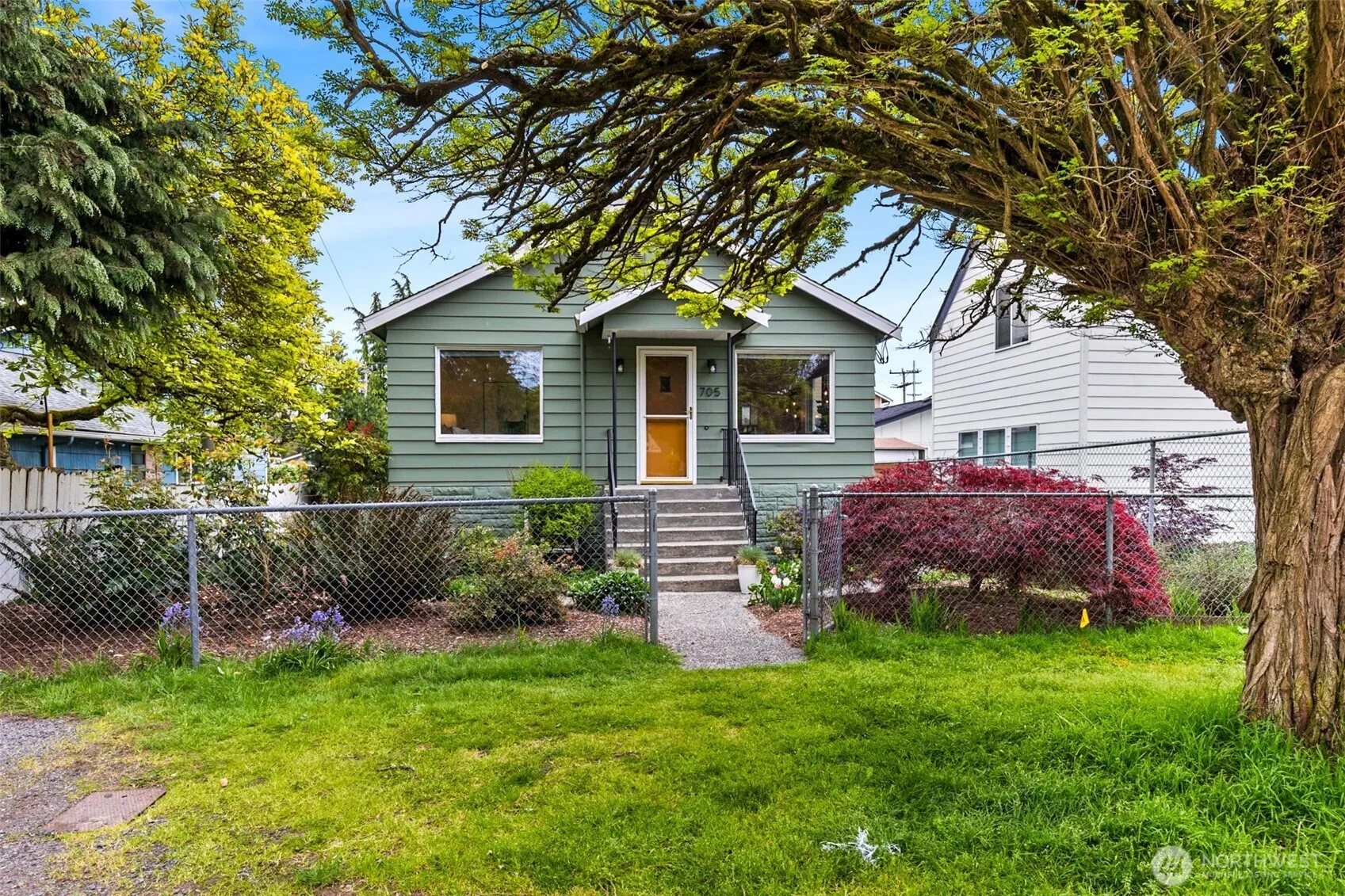 Property photo for 705 N 104th Street, Seattle, WA 98133