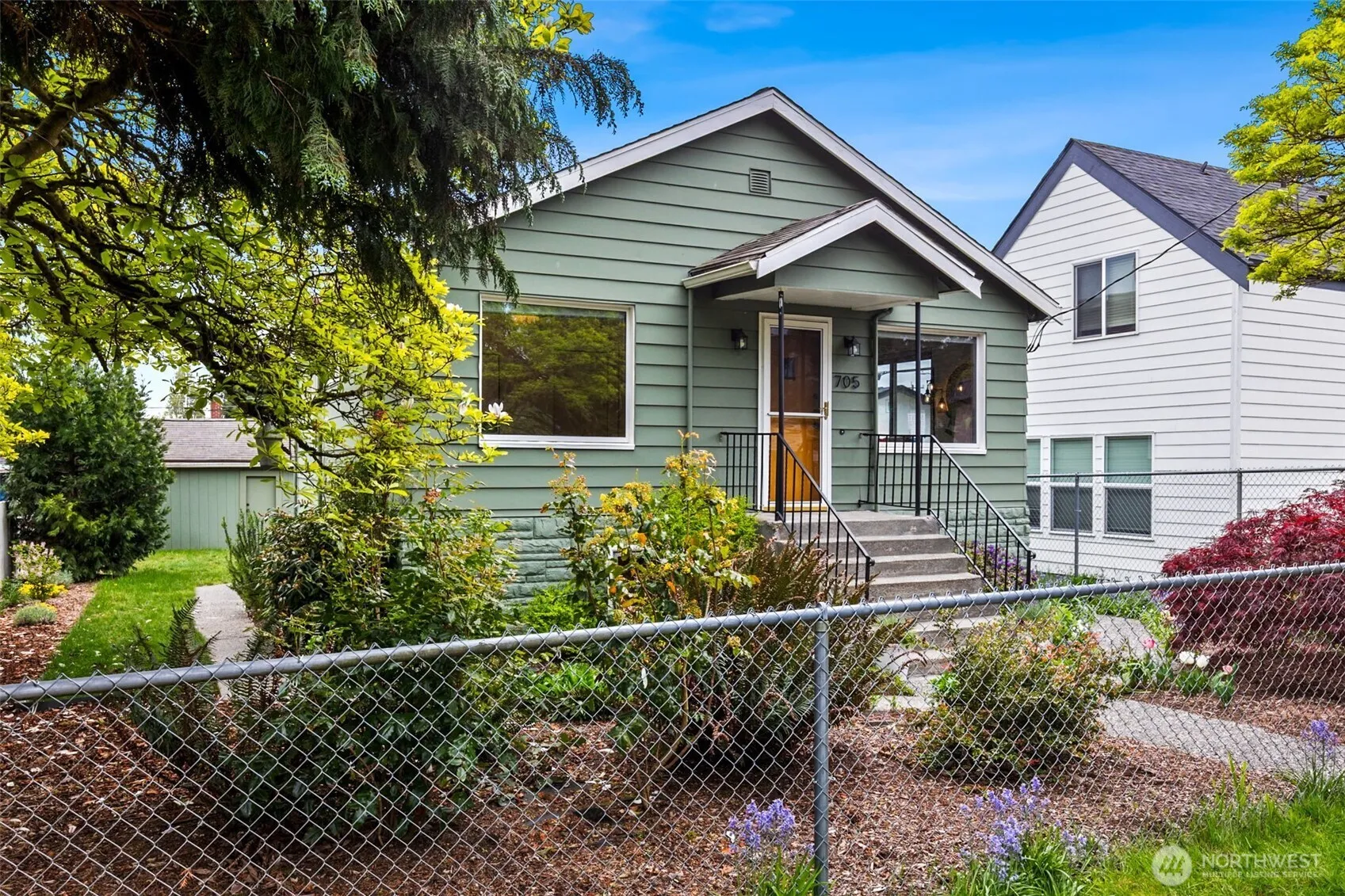 Property photo for 705 N 104th Street, Seattle photo 2