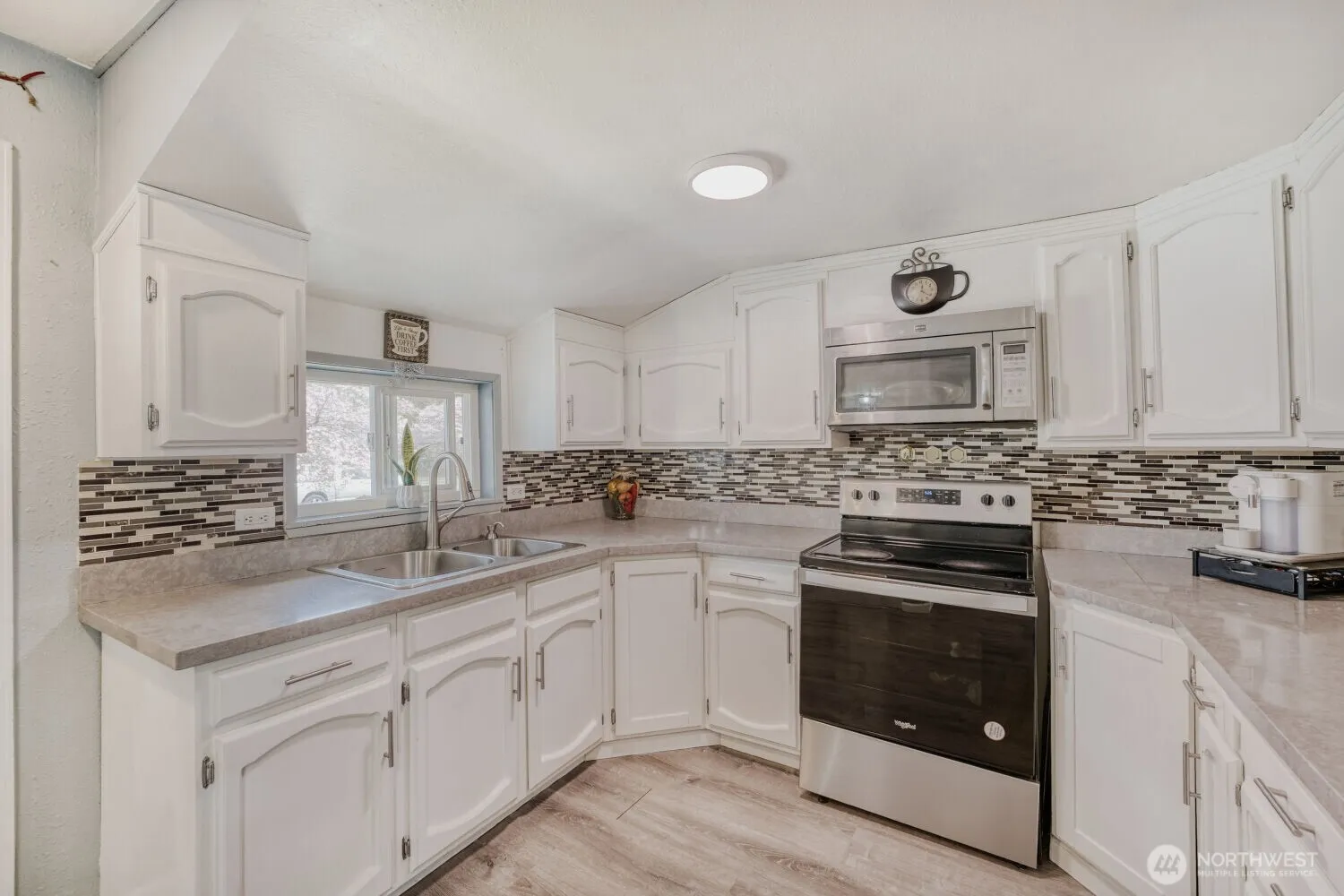 Property photo for 908 9th Street Ne, Auburn photo 2