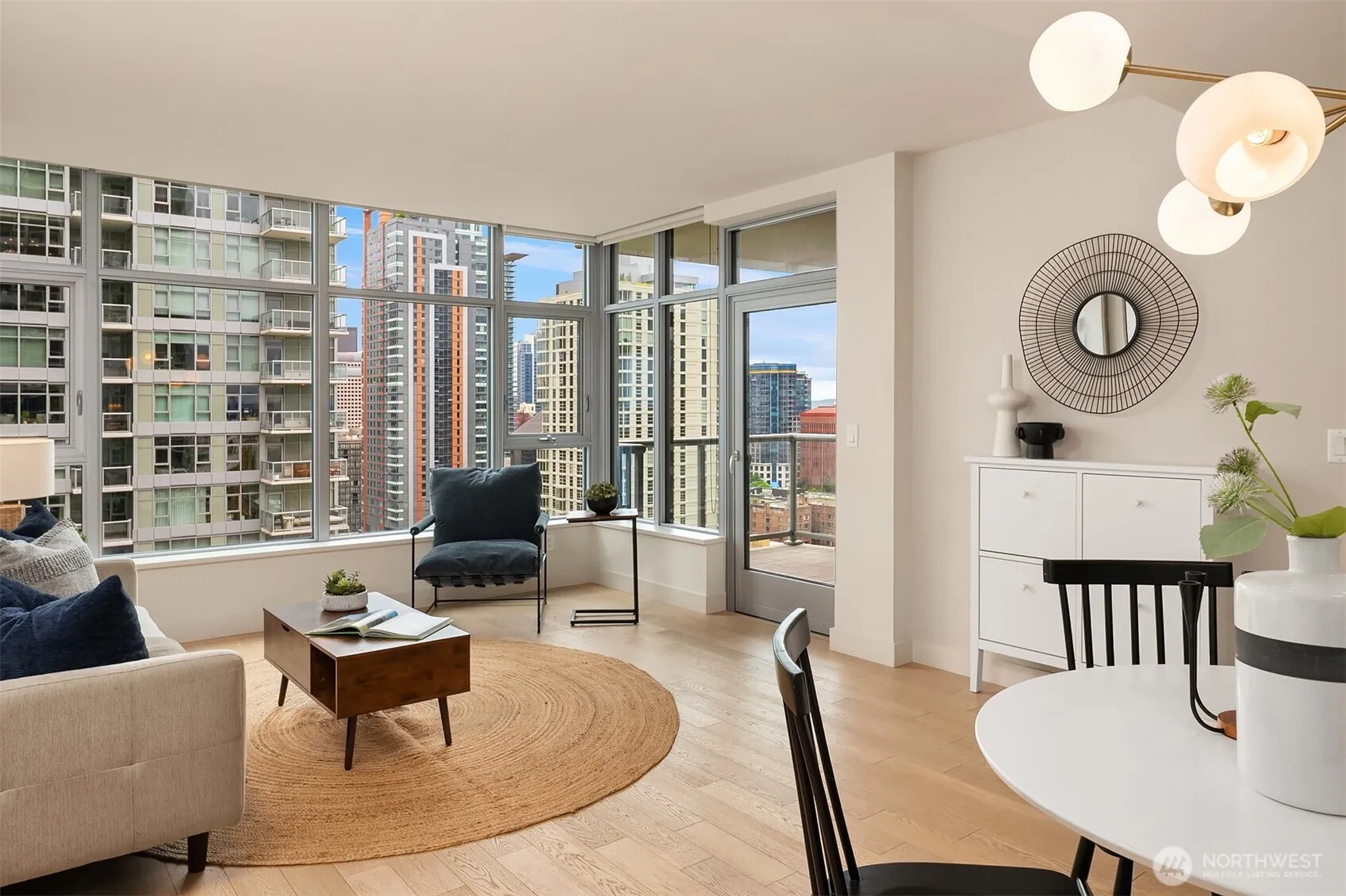 Property photo for 583 Battery Street #2208n, Seattle photo 4