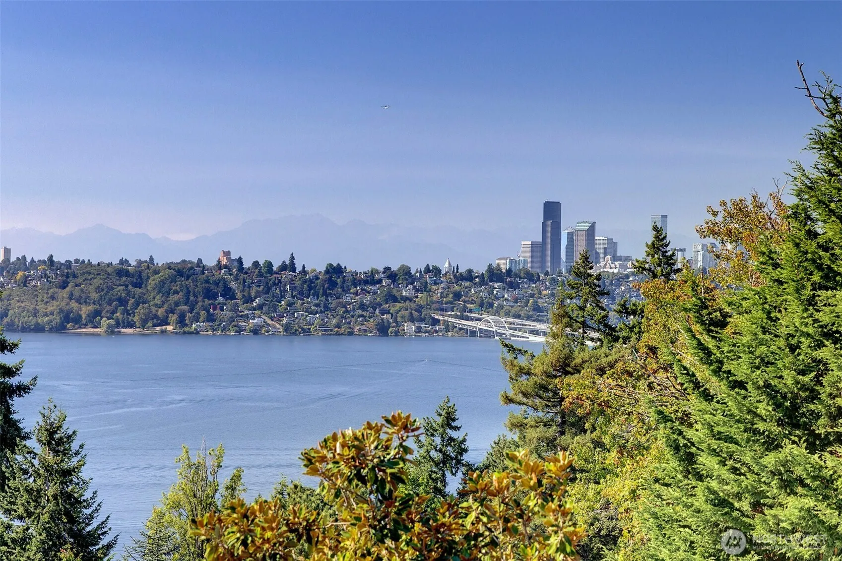Property photo for 6950 Se Maker Street, Mercer Island photo 2