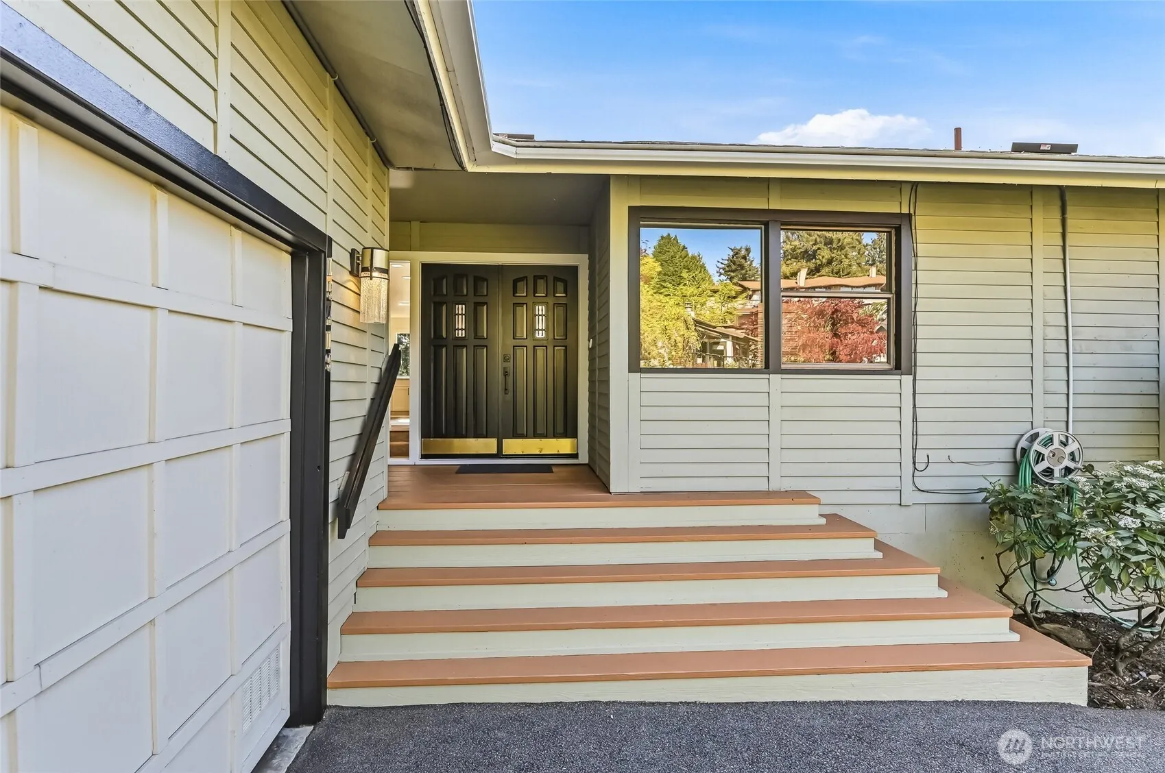 Property photo for 15419 62nd Avenue Ne, Kenmore photo 5