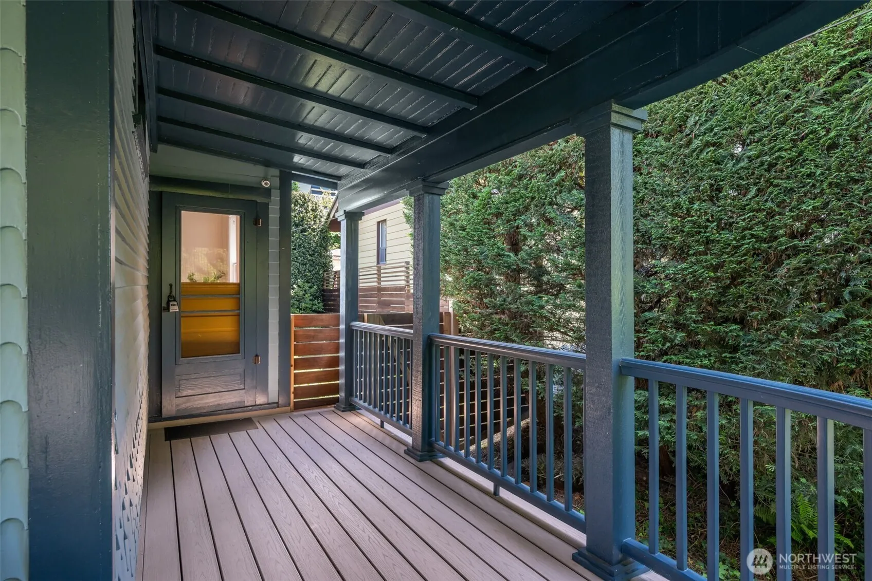 Property photo for 2516 3rd Avenue W, Seattle photo 4