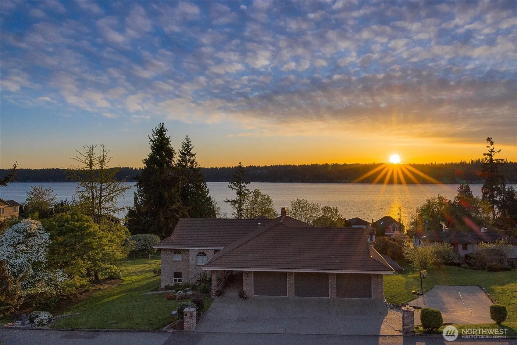 Property photo for 514 205th Avenue Ne, Sammamish photo 4