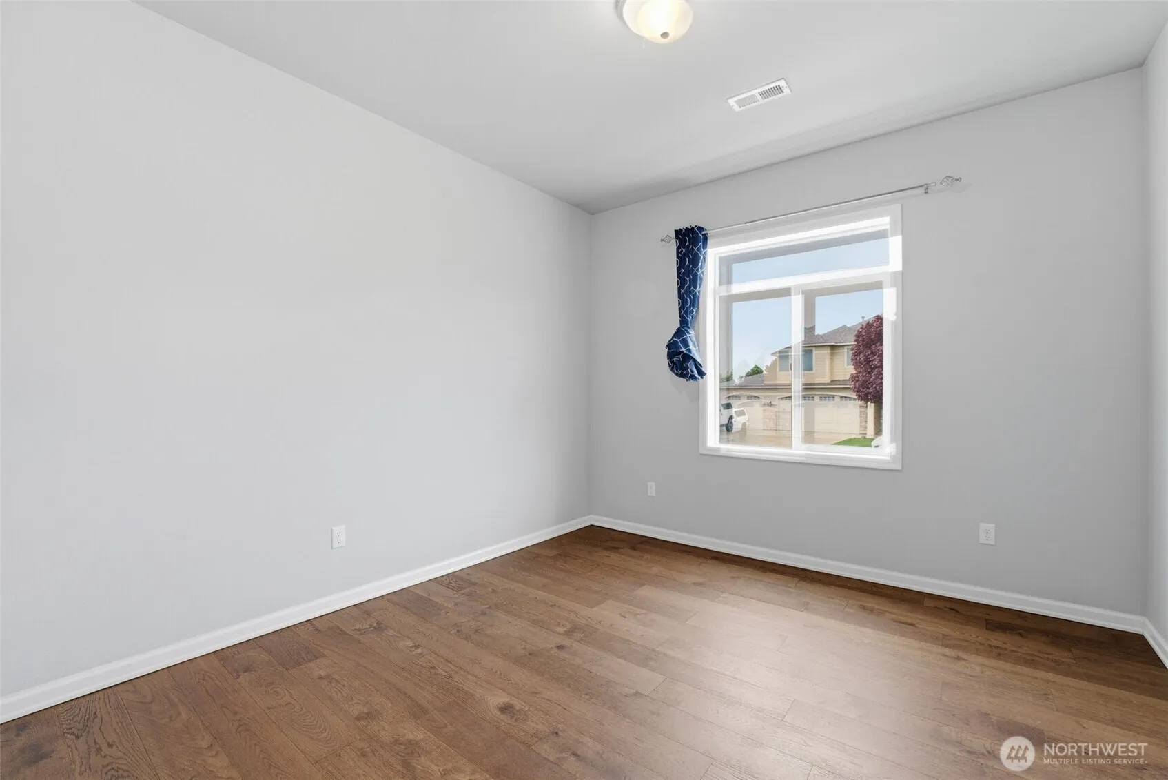 Property photo for 1187 N Nevada Street, Kennewick photo 2