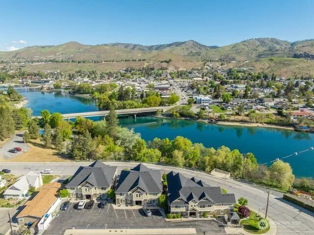 Property photo for 230 E Furnham Ave #c3, Chelan photo 2