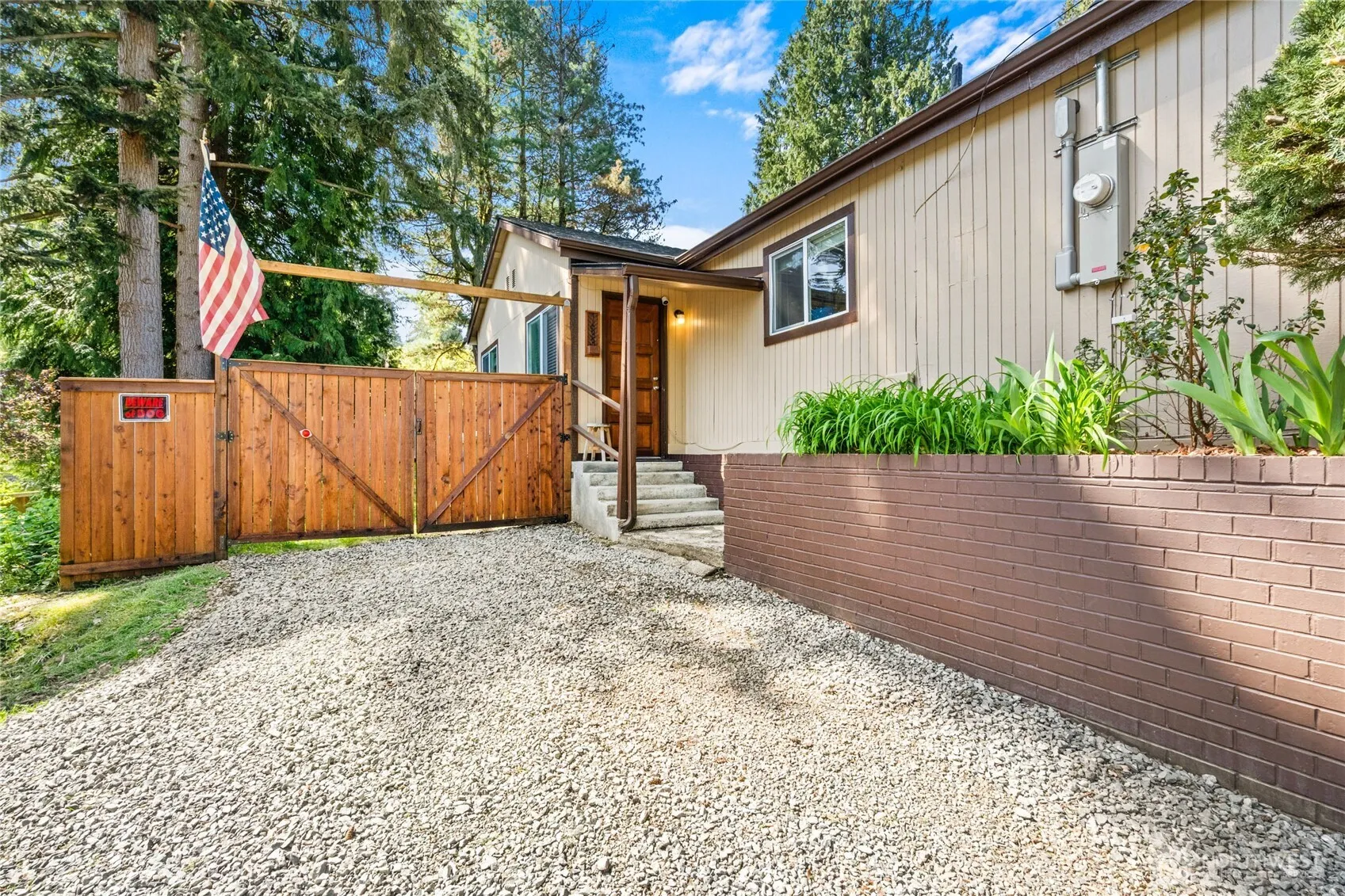 Property photo for 1633 Ne Perkins Way, Shoreline