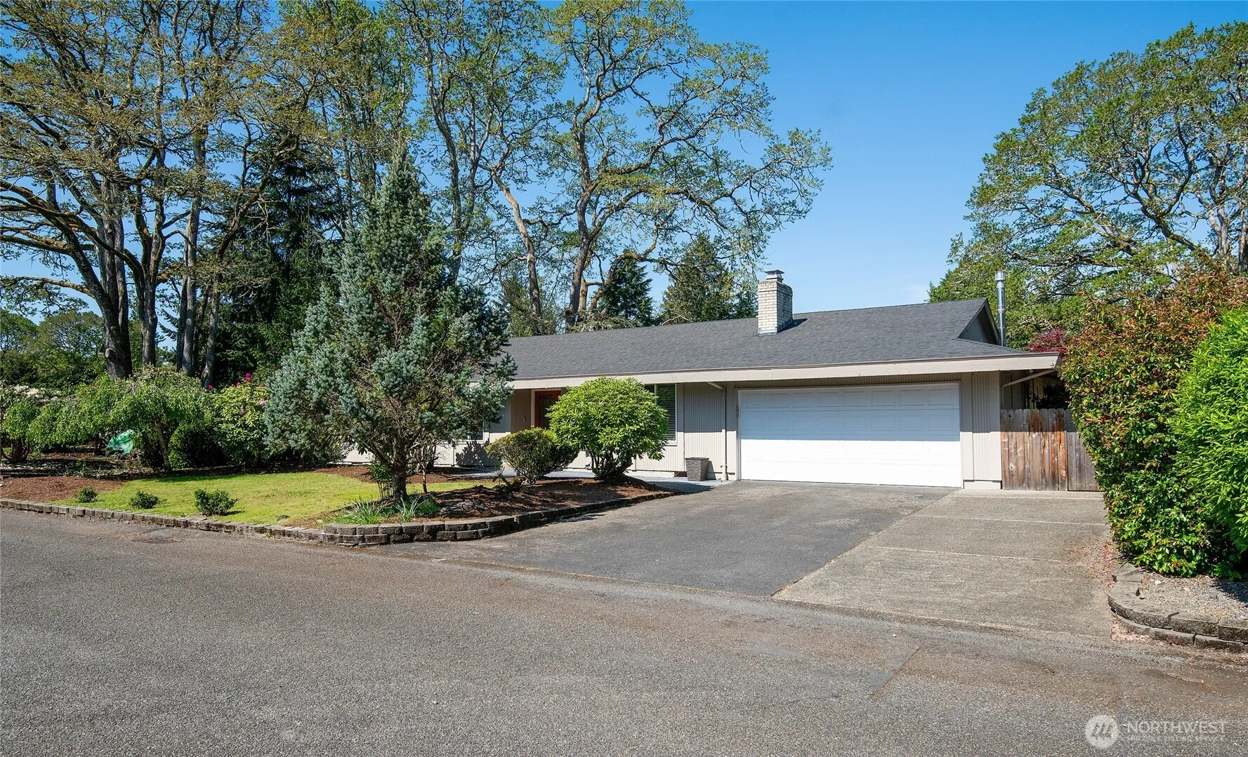 Property photo for 8001 Sapphire Drive Sw, Lakewood