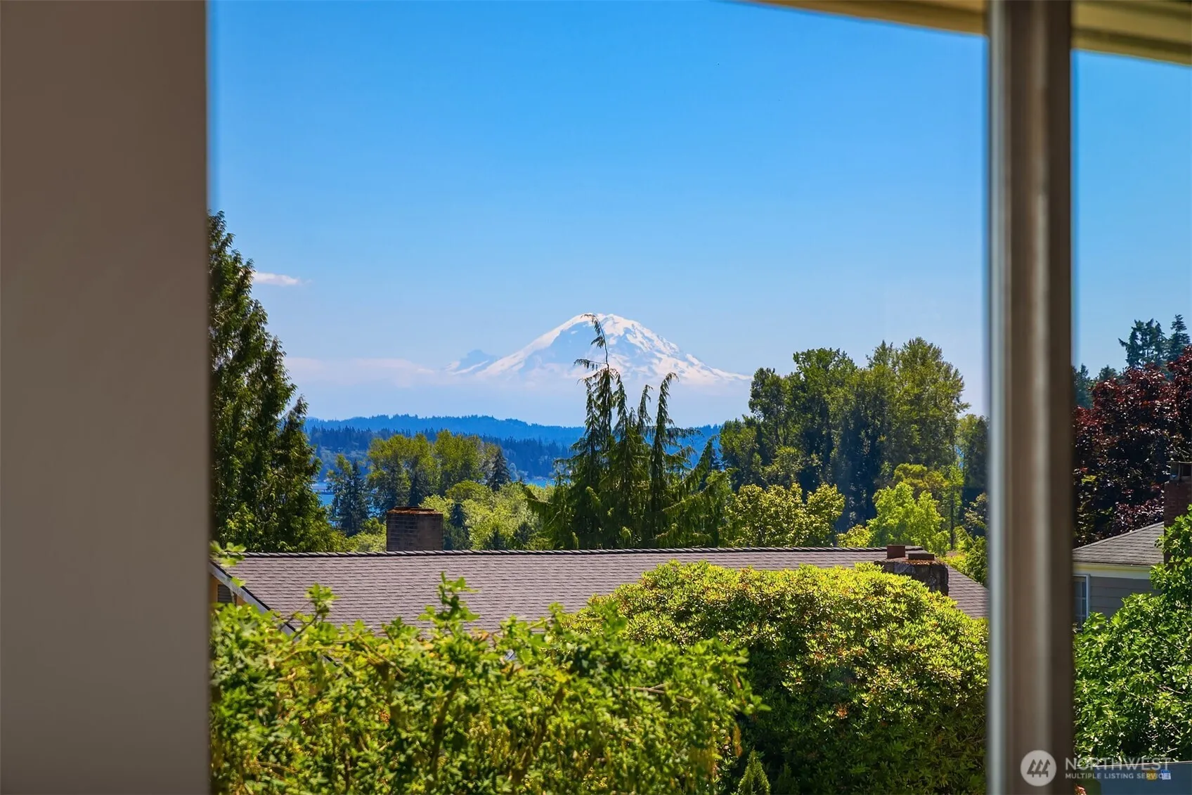 Property photo for 4934 Purdue Avenue Ne, Seattle photo 4