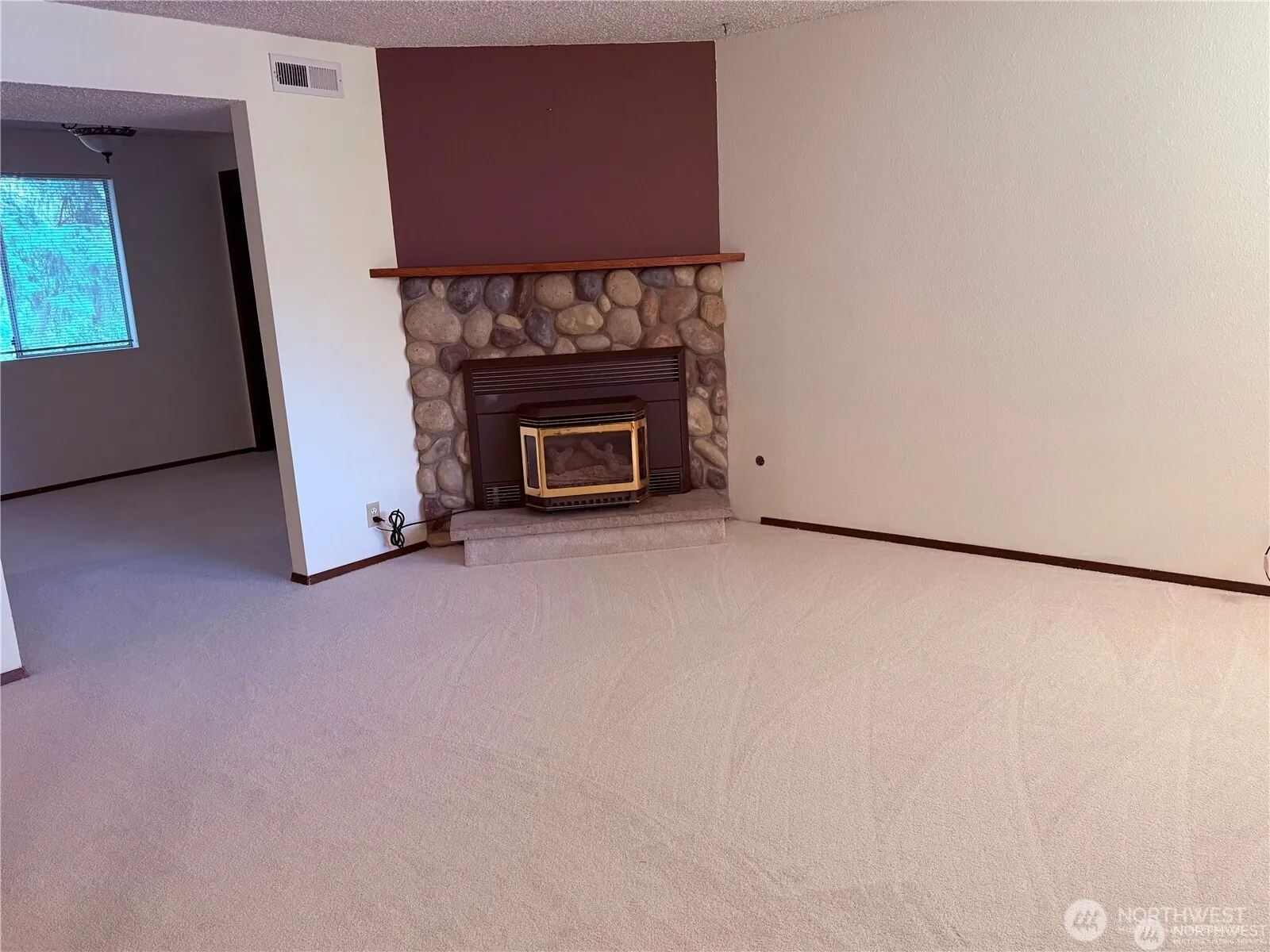 Property photo for 306 146th Place Ne, Bellevue photo 2