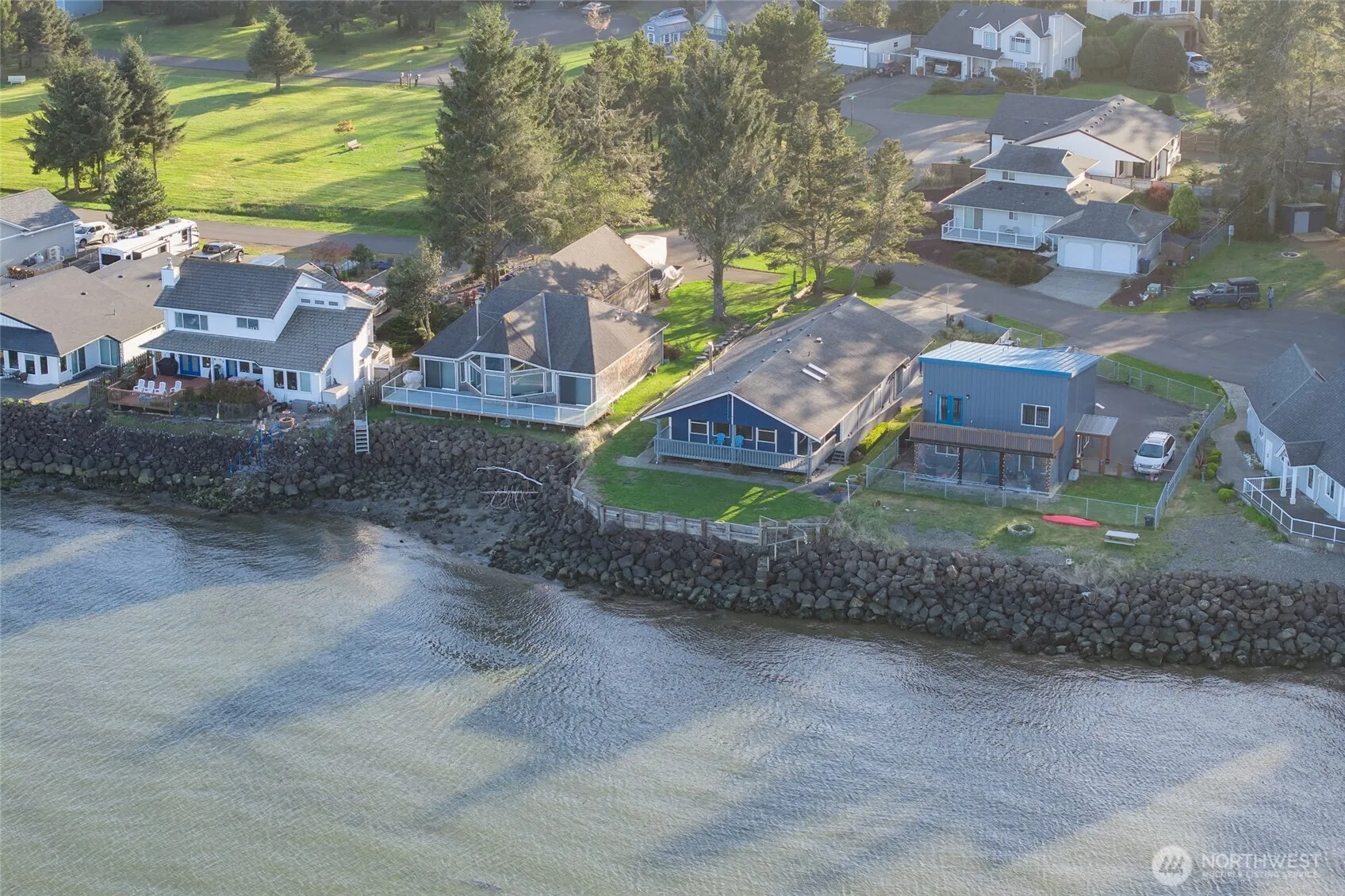 Property photo for 841 Bay View Court Se, Ocean Shores photo 2
