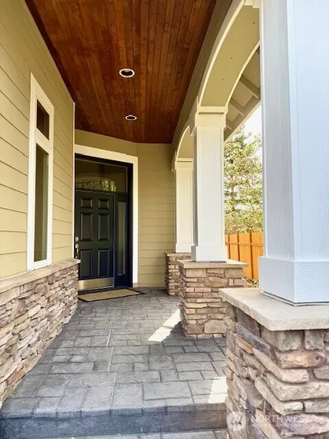 Property photo for 23419 Ne 10th Place, Sammamish photo 4