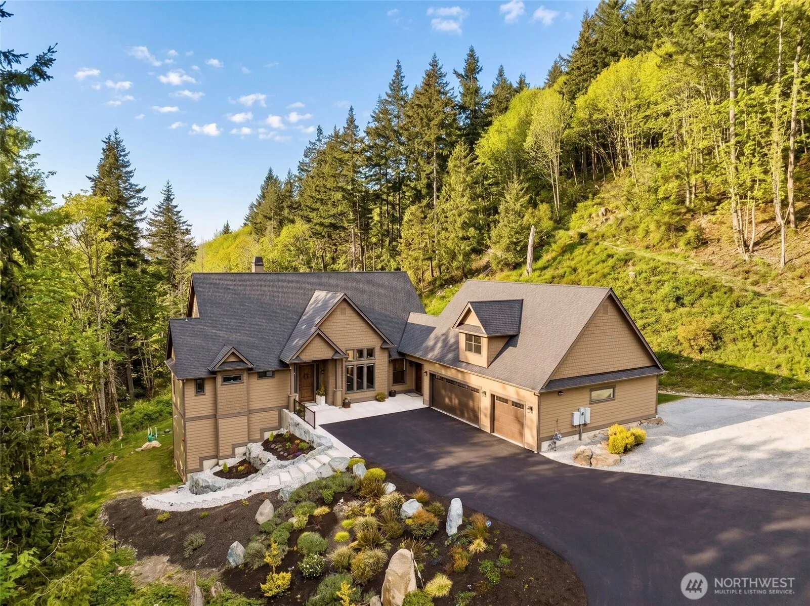 Property photo for 17345 Olympic Pl, Mount Vernon