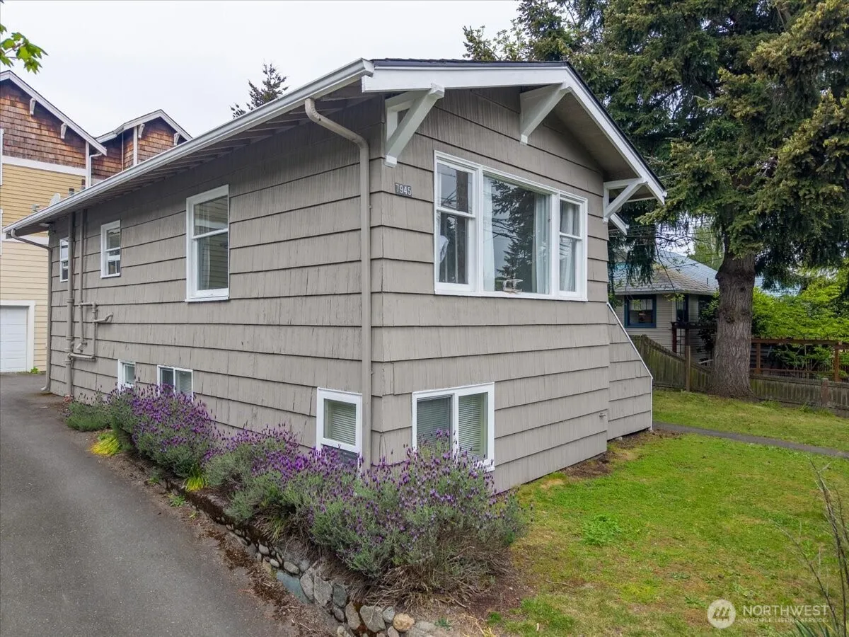 Property photo for 7945 9th Avenue Sw, Seattle photo 3