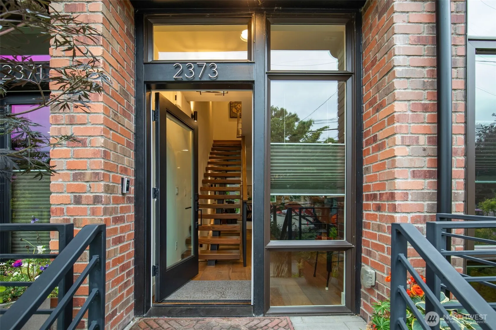 Property photo for 2373 Minor Avenue E, Seattle photo 3