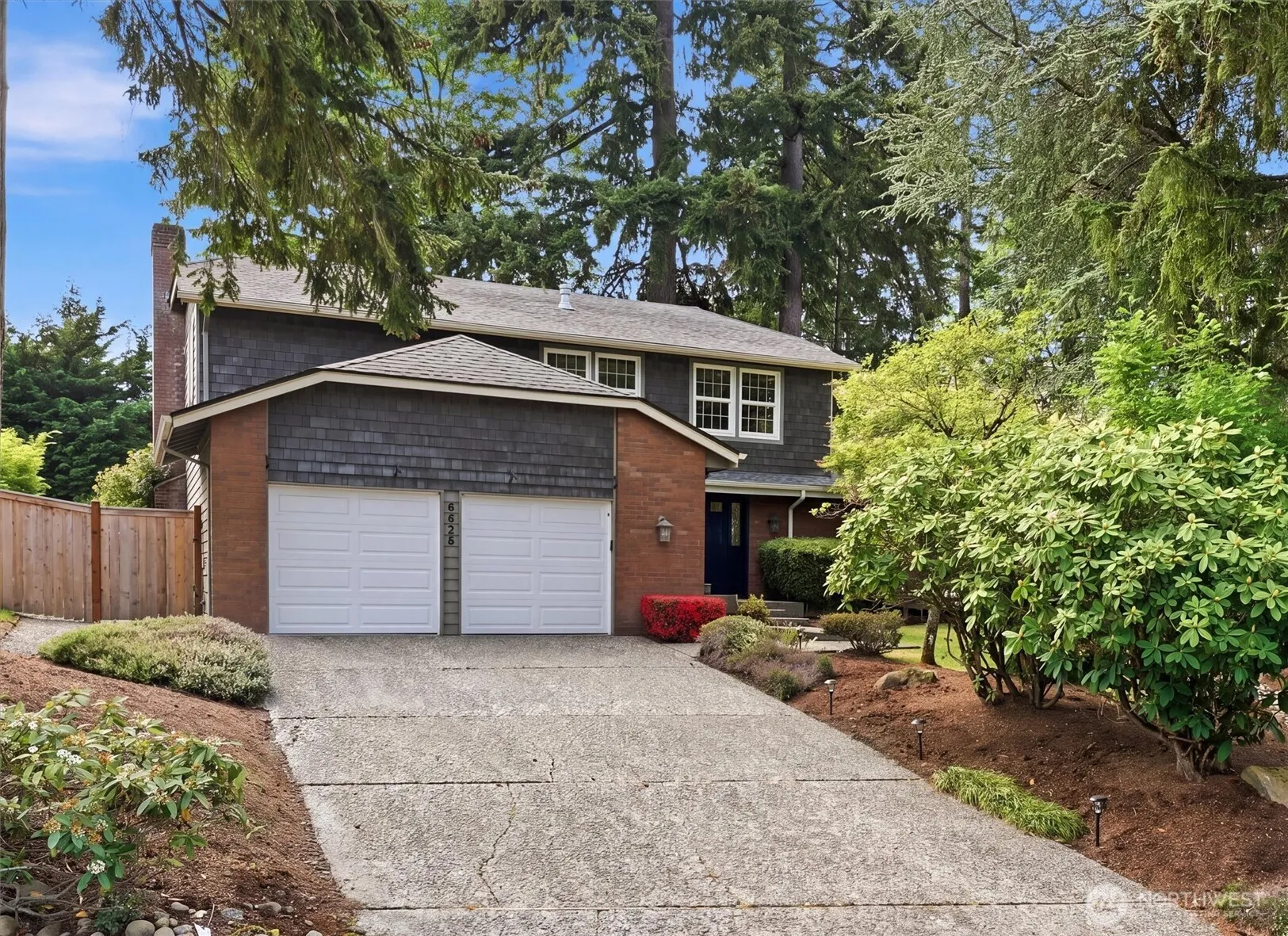 Property photo for 4423 156th Place Se, Bellevue photo 2