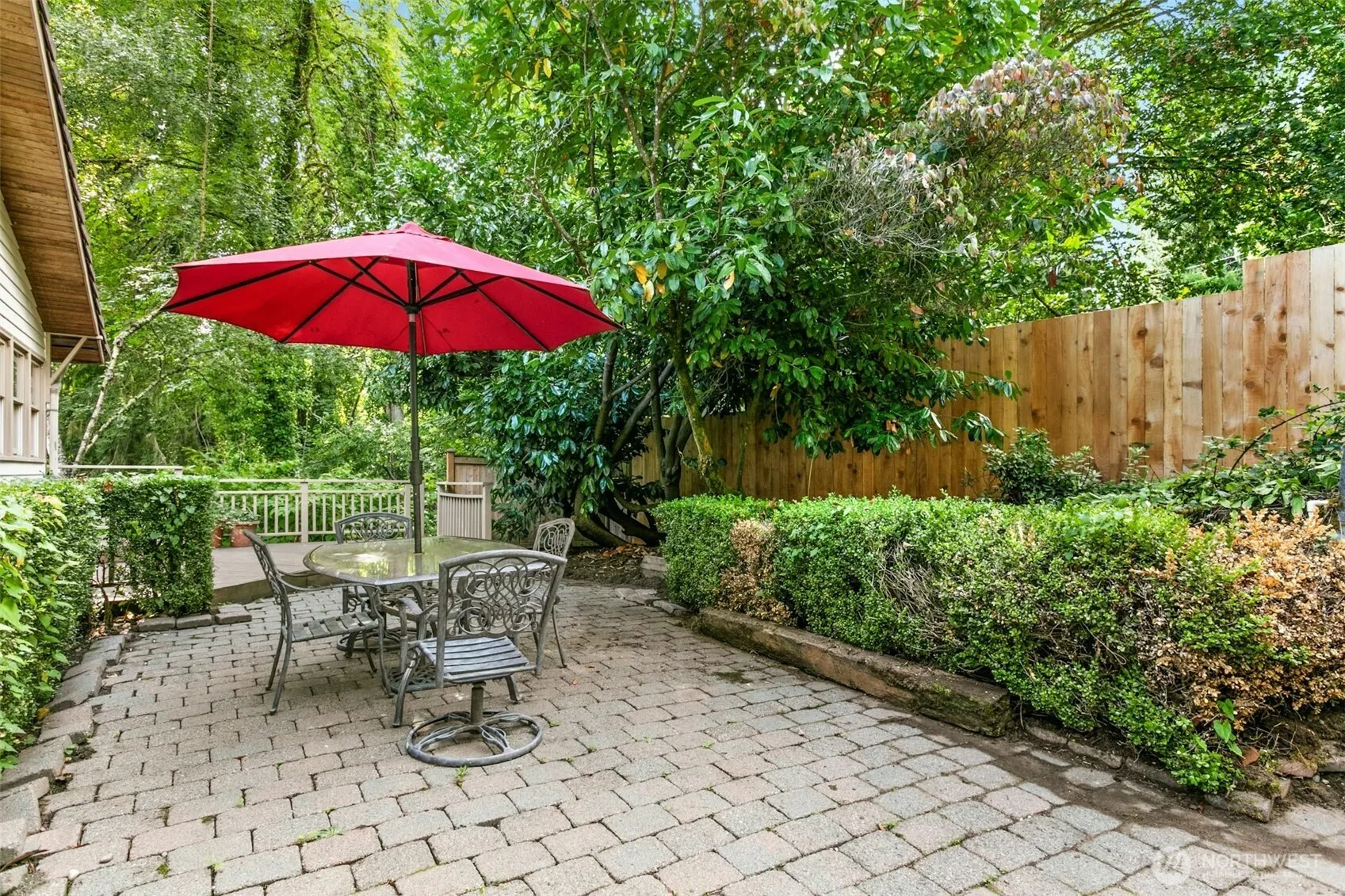 Property photo for 18901 61 Avenue Ne, Kenmore photo 3