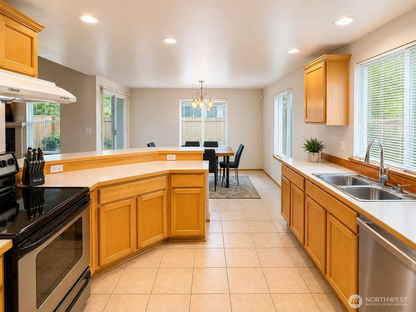 Property photo for 11602 Se 193rd Place, Kent photo 4