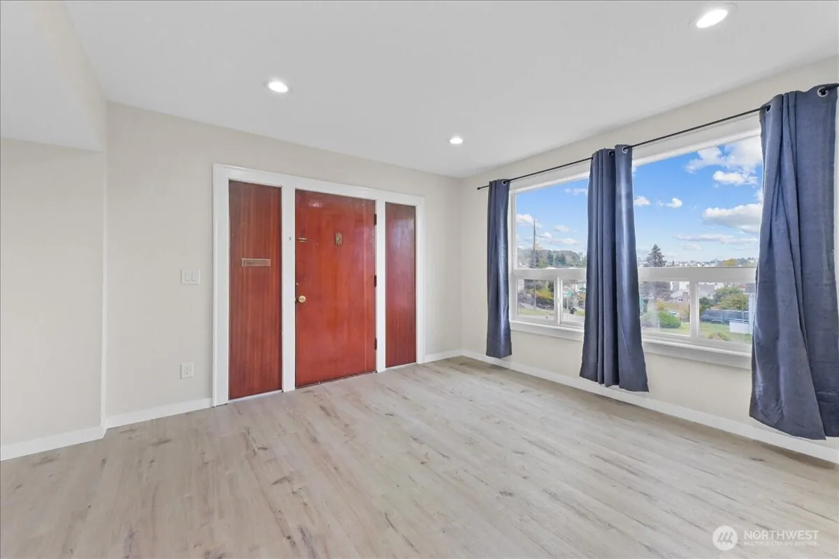 Property photo for 2202 20th Avenue S, Seattle photo 5