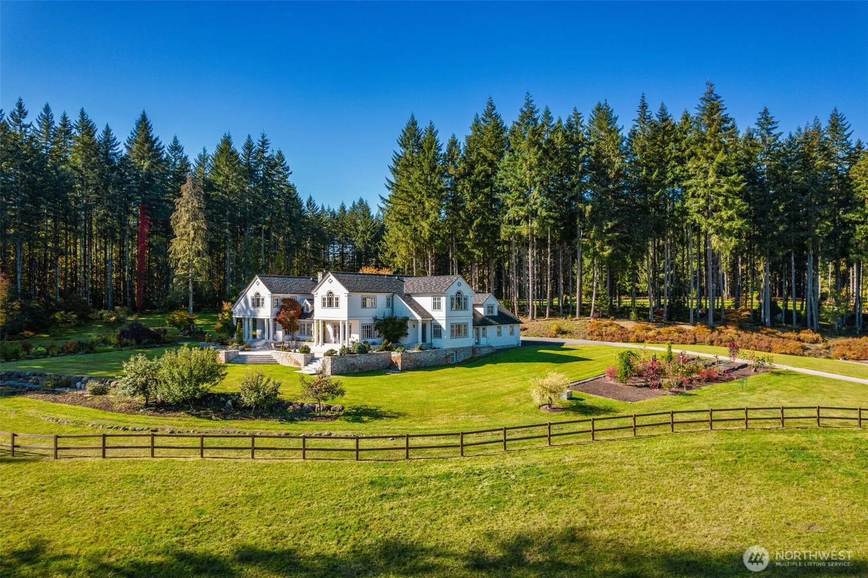 Property photo for 12907 Moss Creek Lane Ne, Carnation