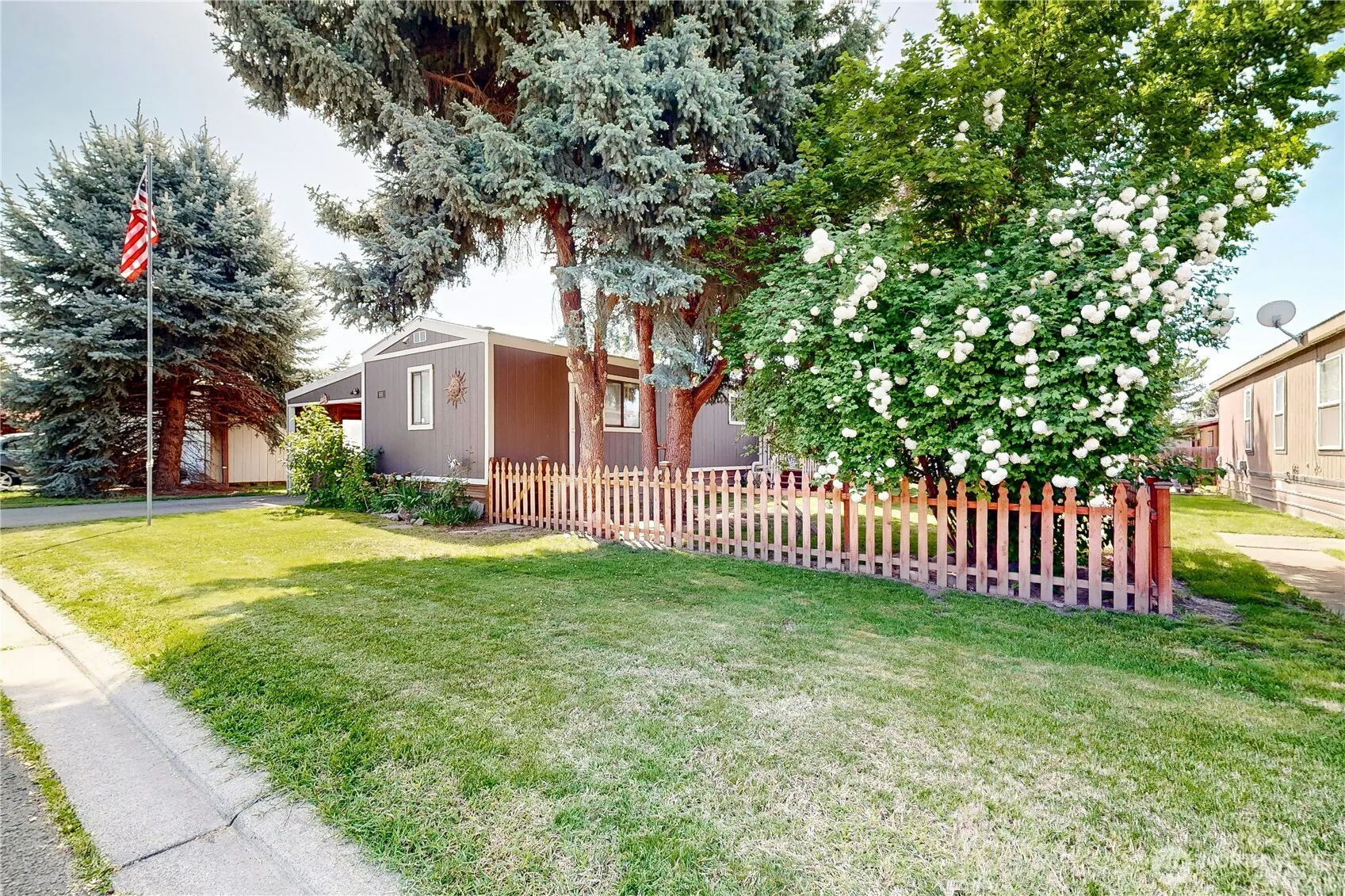 Property photo for 968 Ne Empire Street, College Place
