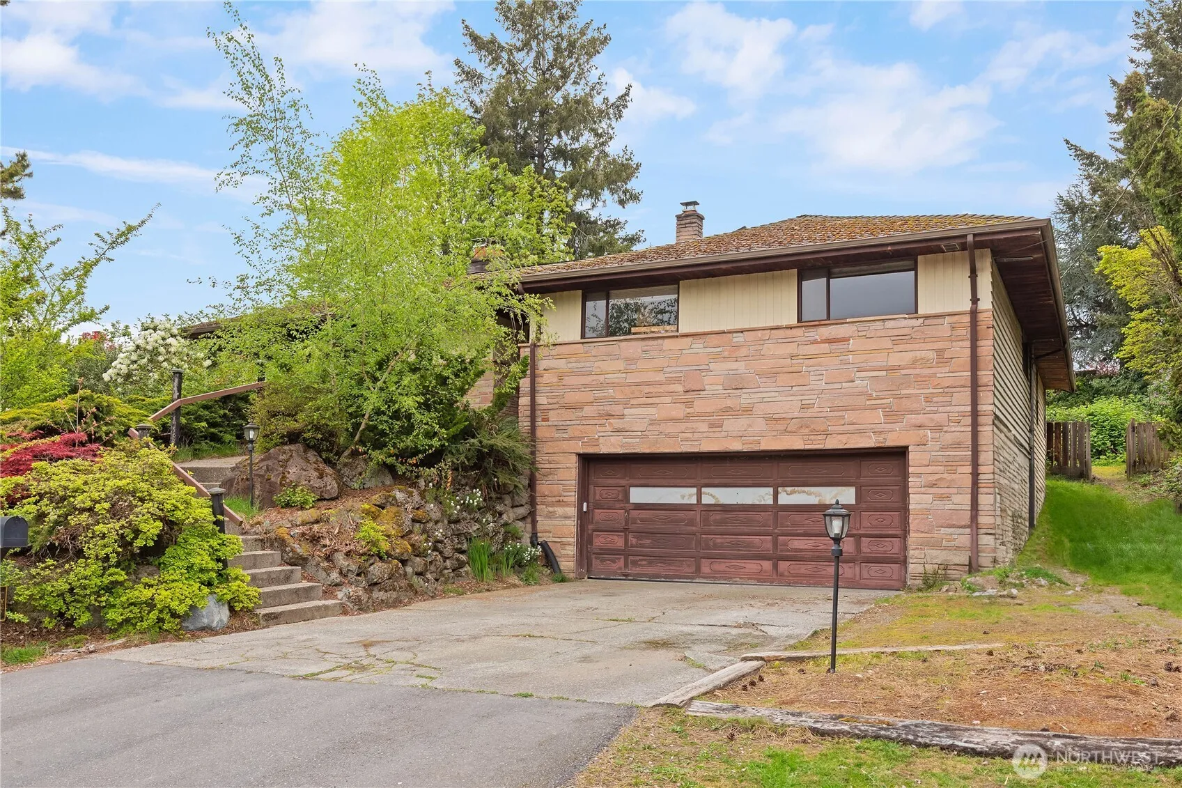 Property photo for 3720 80th Avenue Se, Mercer Island photo 2
