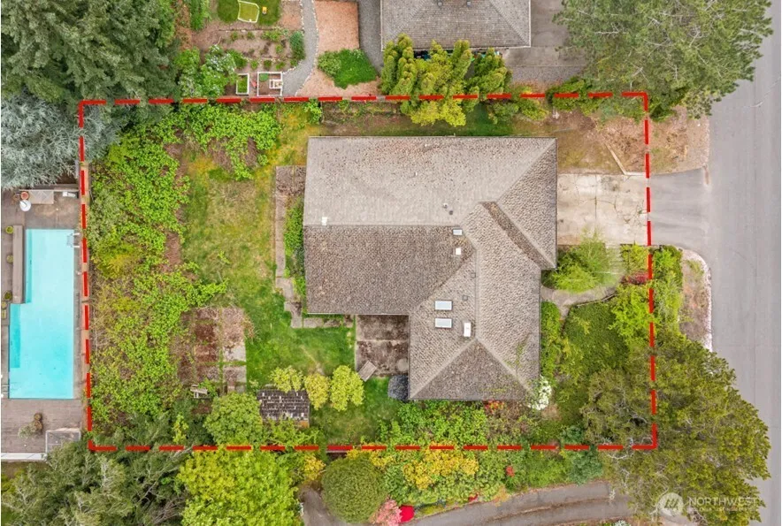 Property photo for 3720 80th Avenue Se, Mercer Island, WA 98040