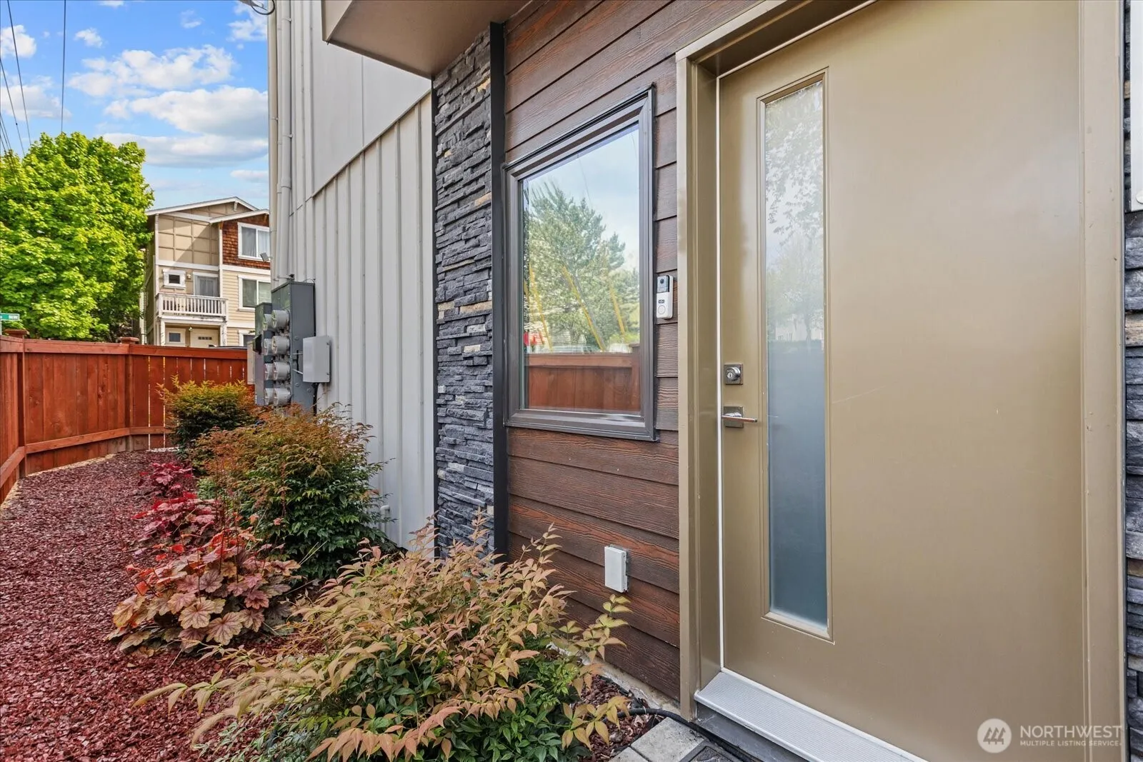Property photo for 10170 Holman Road Nw #h, Seattle photo 3