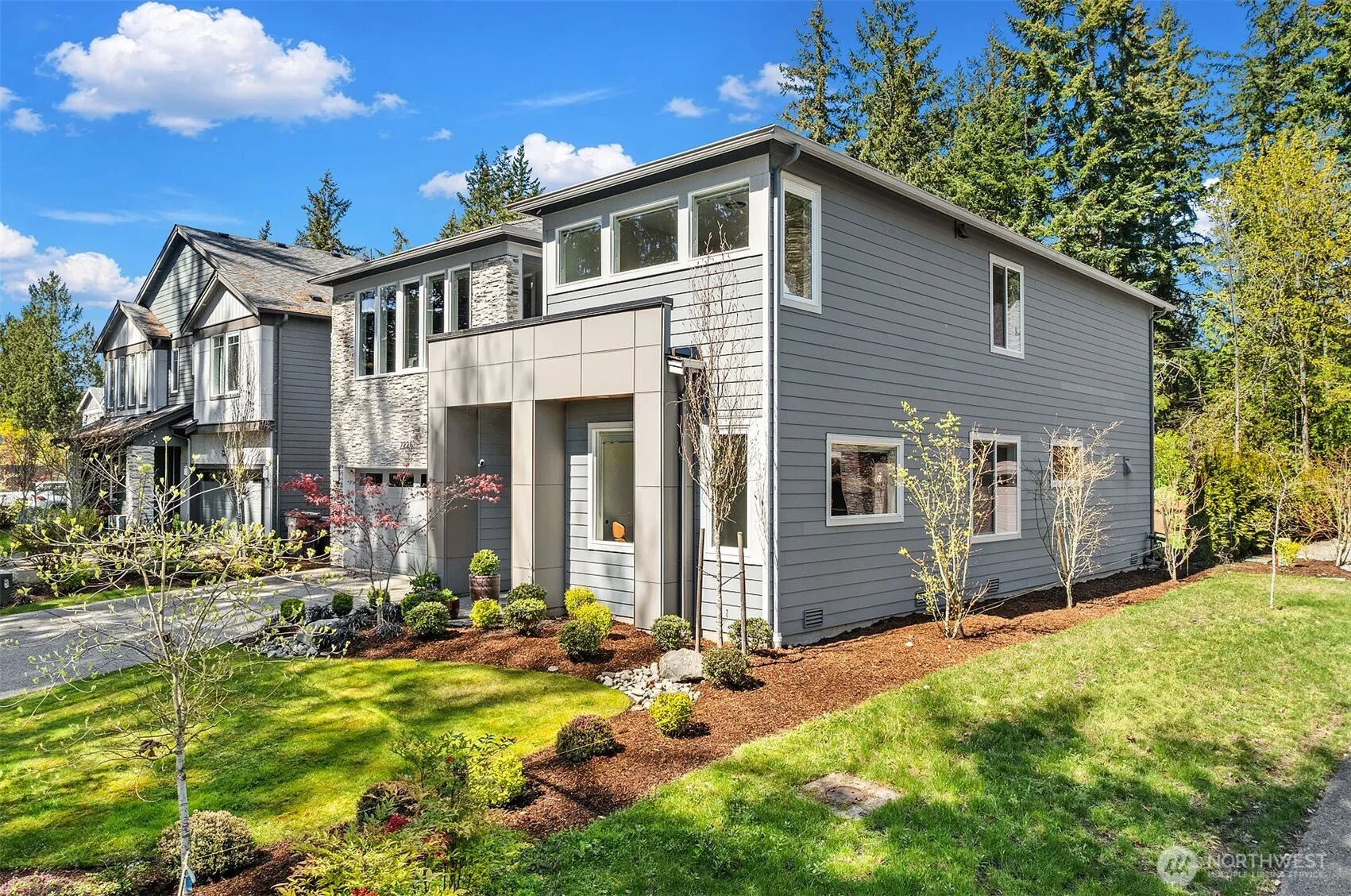 Property photo for 7226 Ne 129th Street, Kirkland photo 2