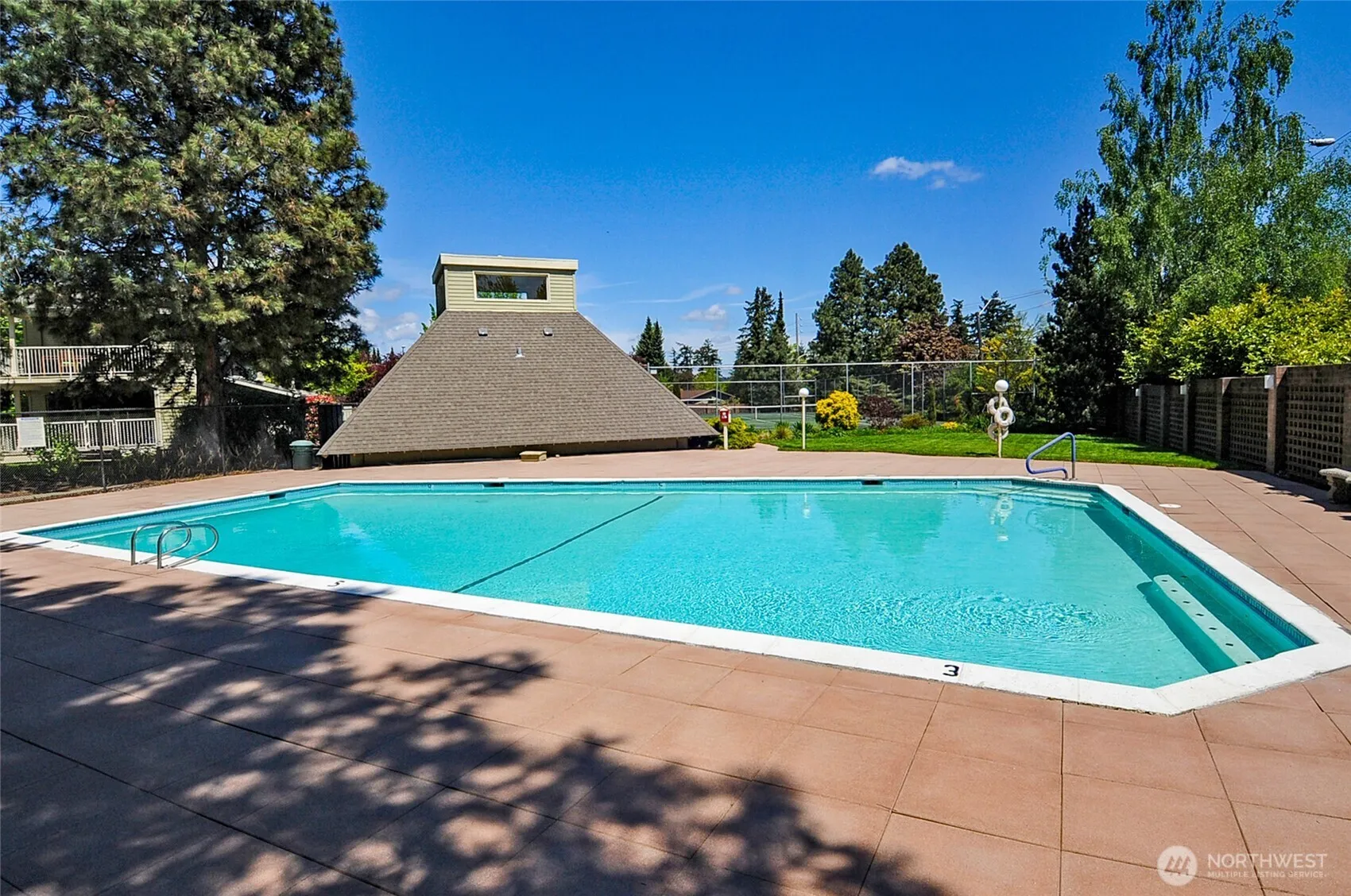 Property photo for 6343 Sand Point Way Ne, Seattle photo 3