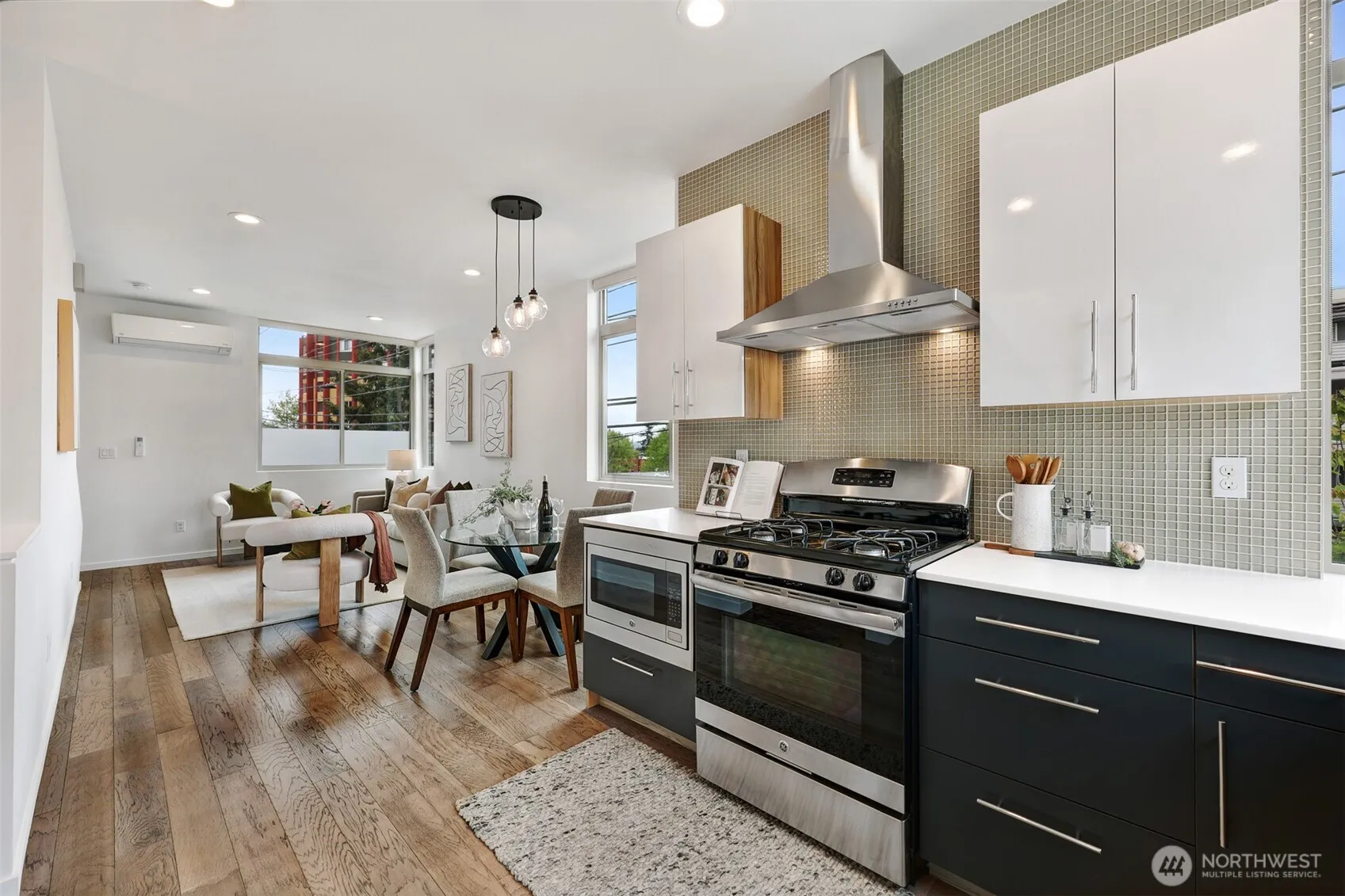 Property photo for 6315 42nd Avenue Sw #b, Seattle photo 4