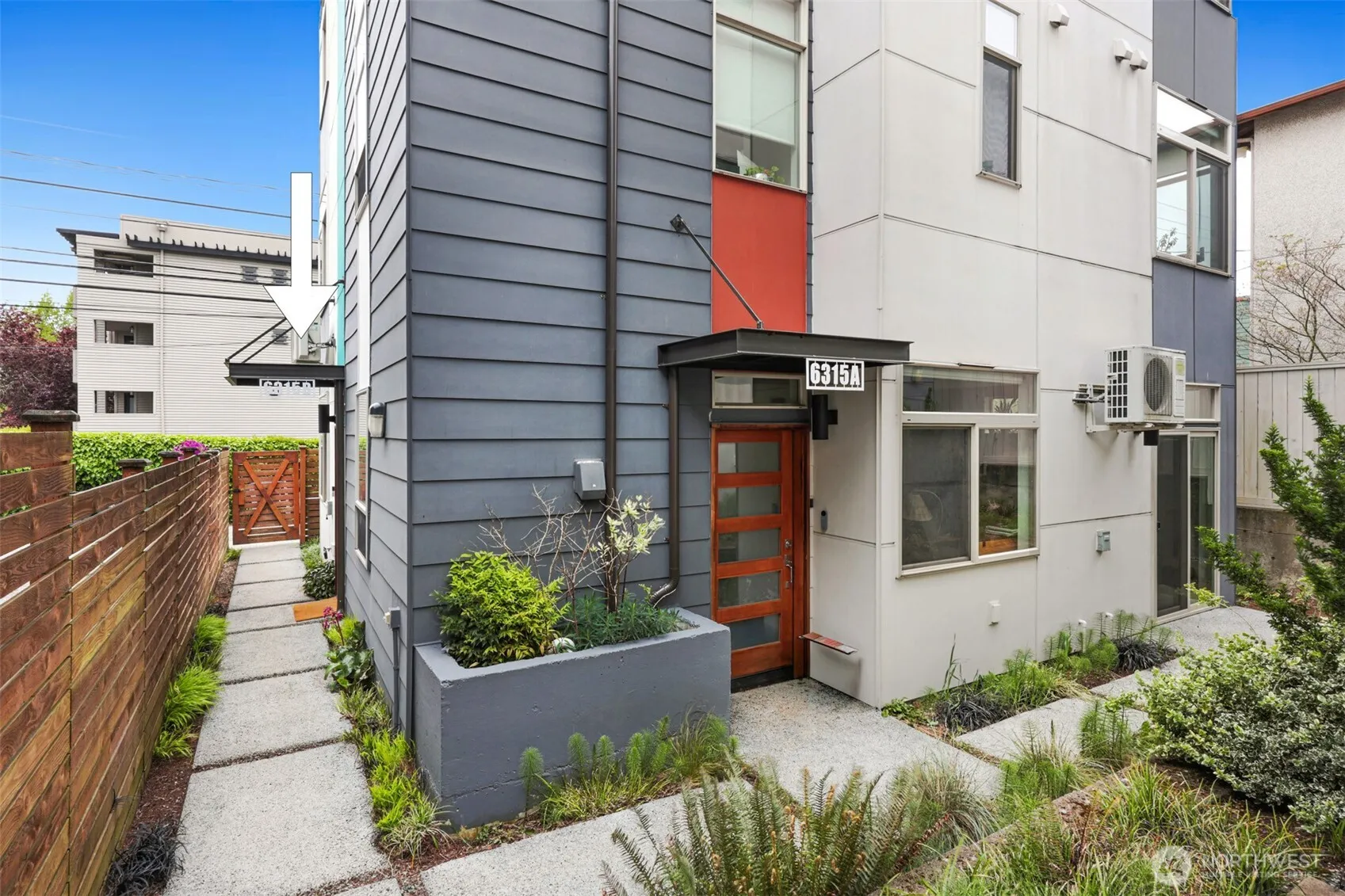 Property photo for 6315 42nd Avenue Sw #b, Seattle