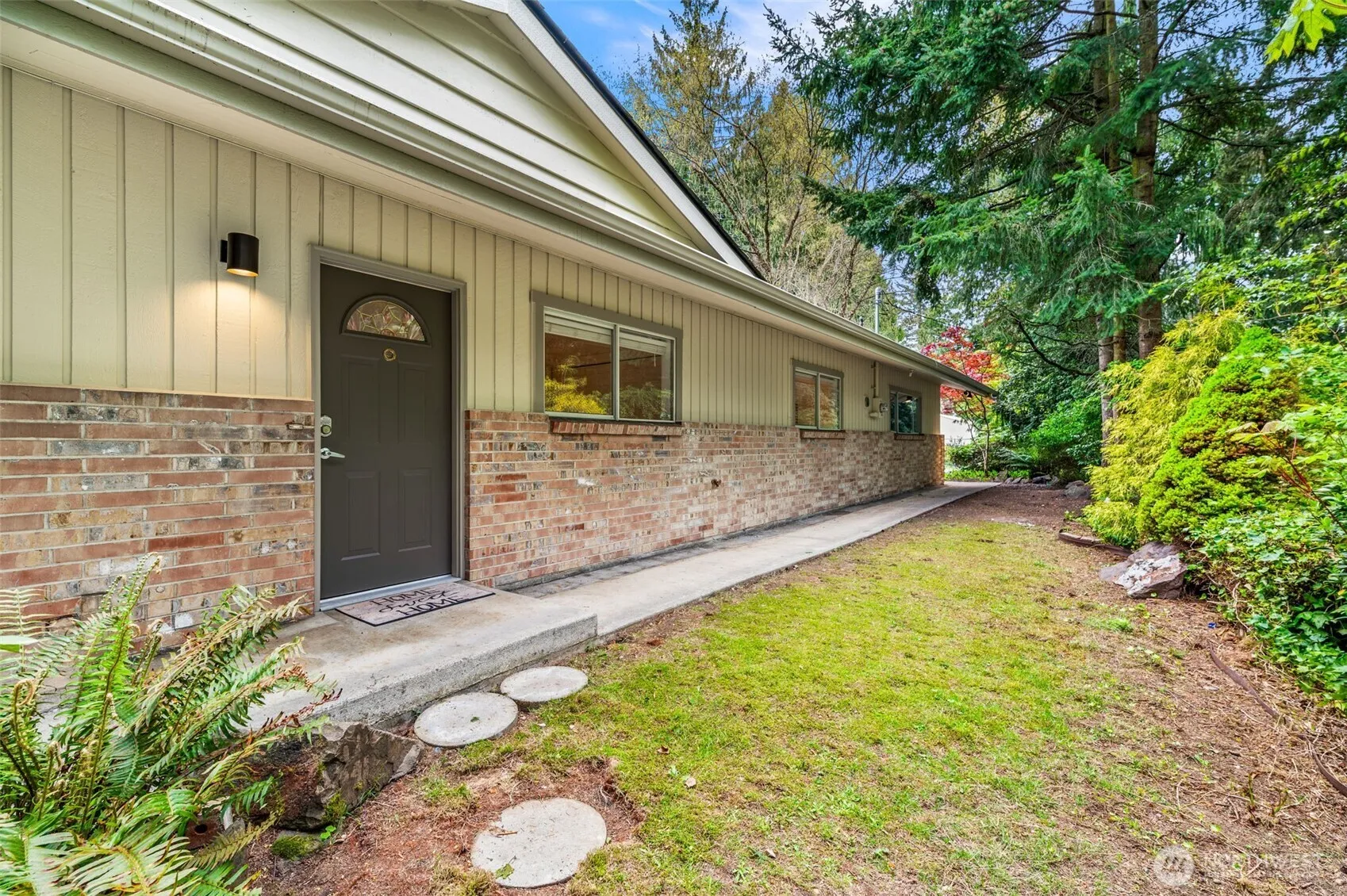 Property photo for 10758 Ashworth Avenue N, Seattle photo 2