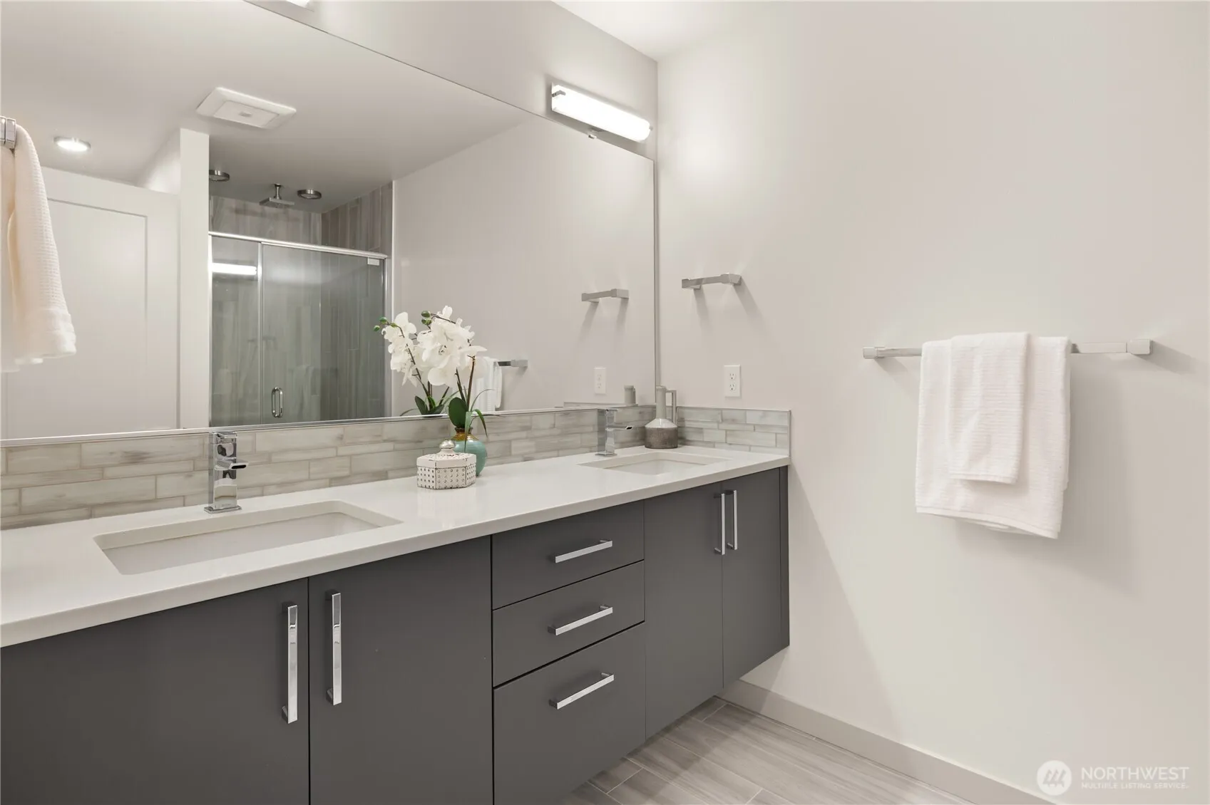 Property photo for 2422 Nw 60th #b, Seattle photo 5