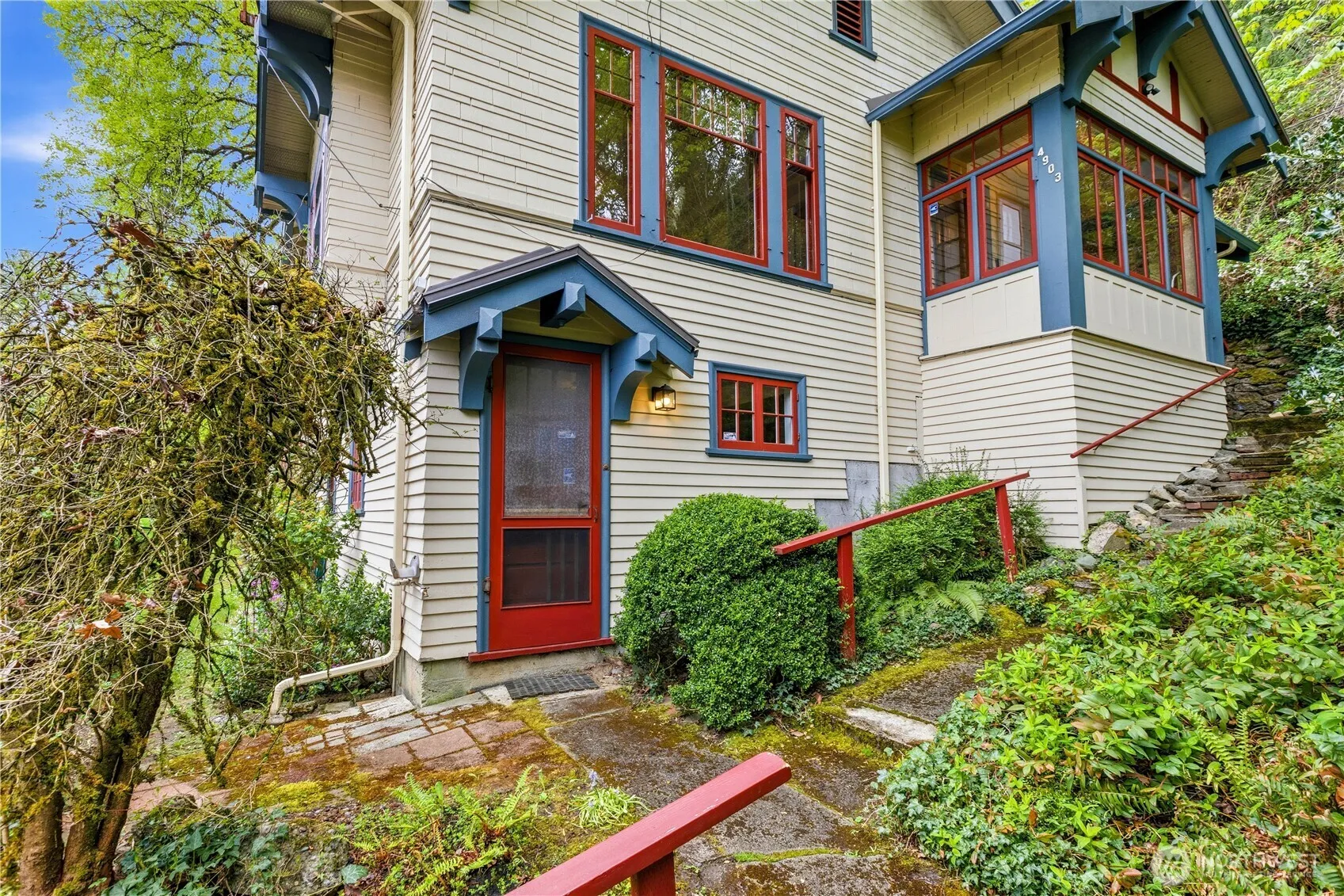 Property photo for 4903 S 31st Avenue, Seattle photo 2