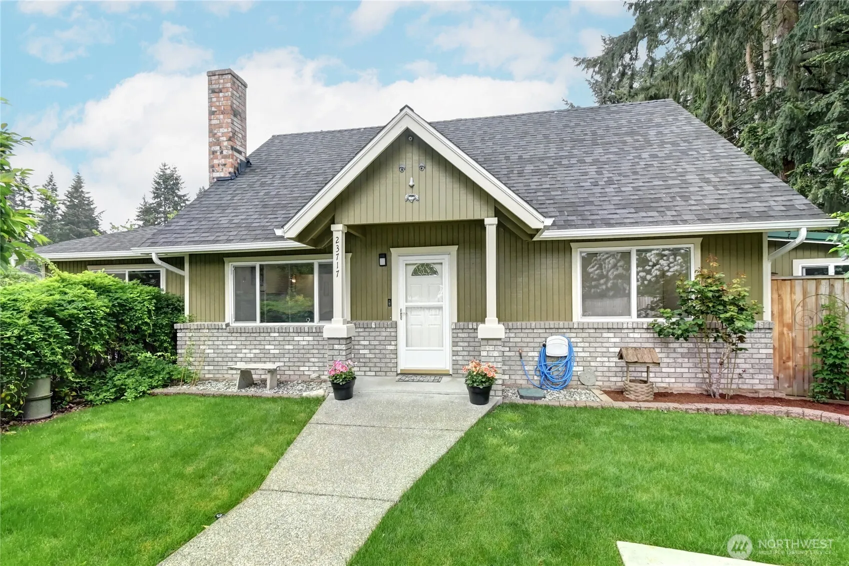 Property photo for 23717 49th Drive Se, Woodinville photo 2