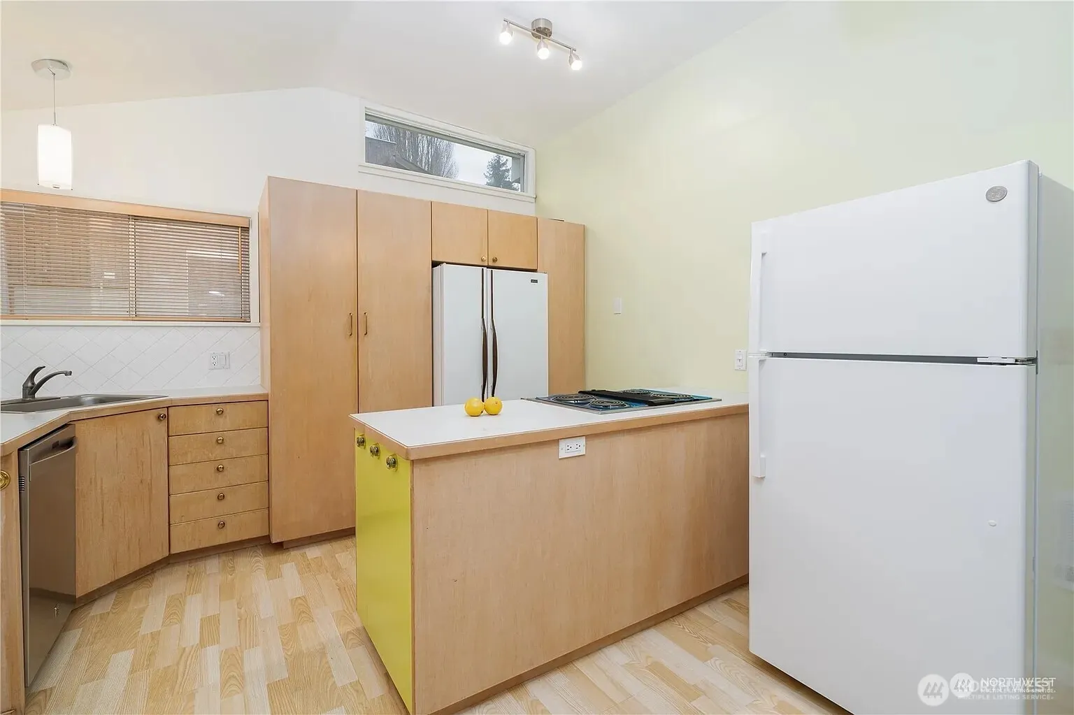 Property photo for 311 Ne 95th St, Seattle photo 4