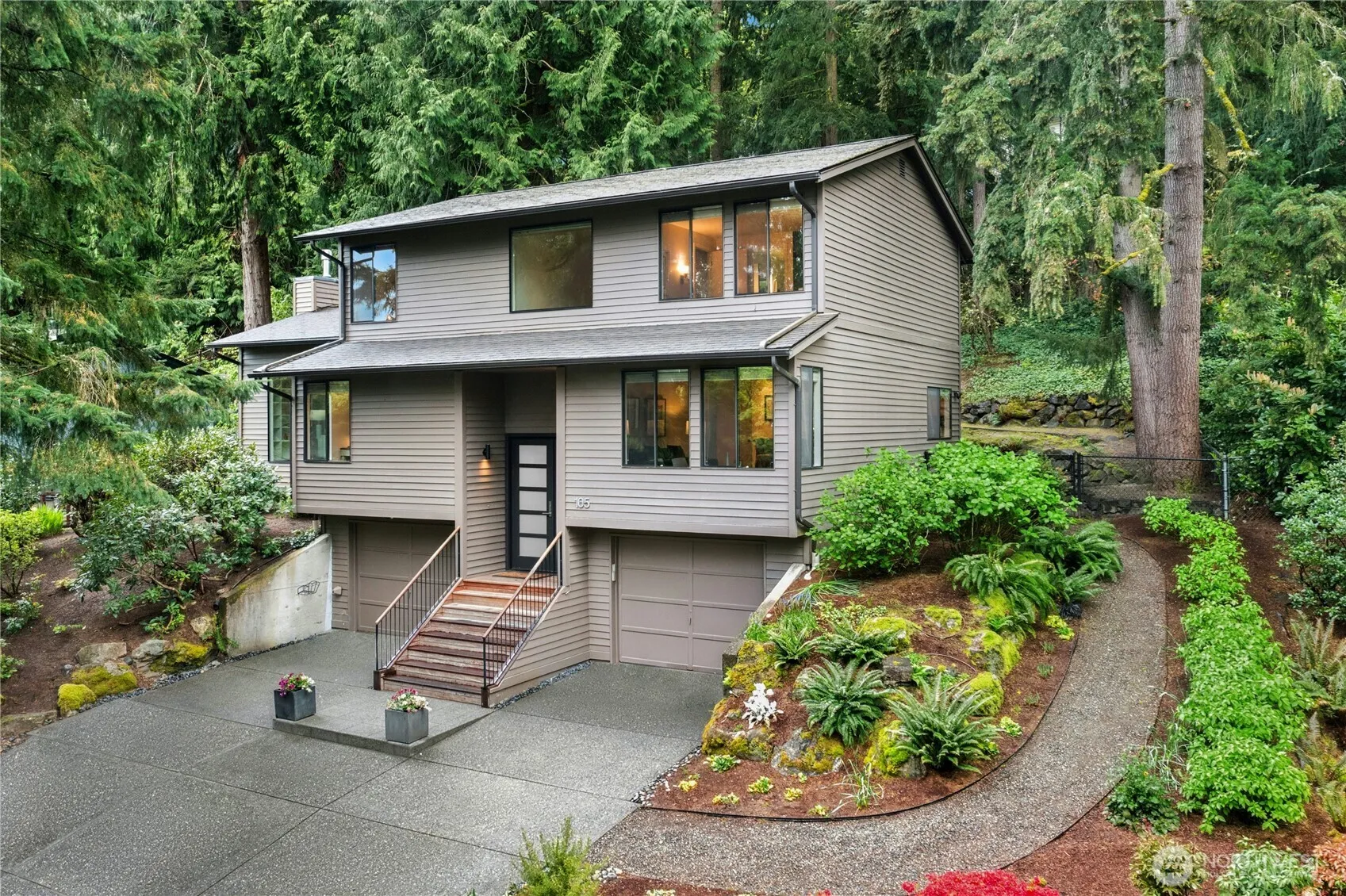 Property photo for 105 Big Bear Place Nw, Issaquah, WA 98027