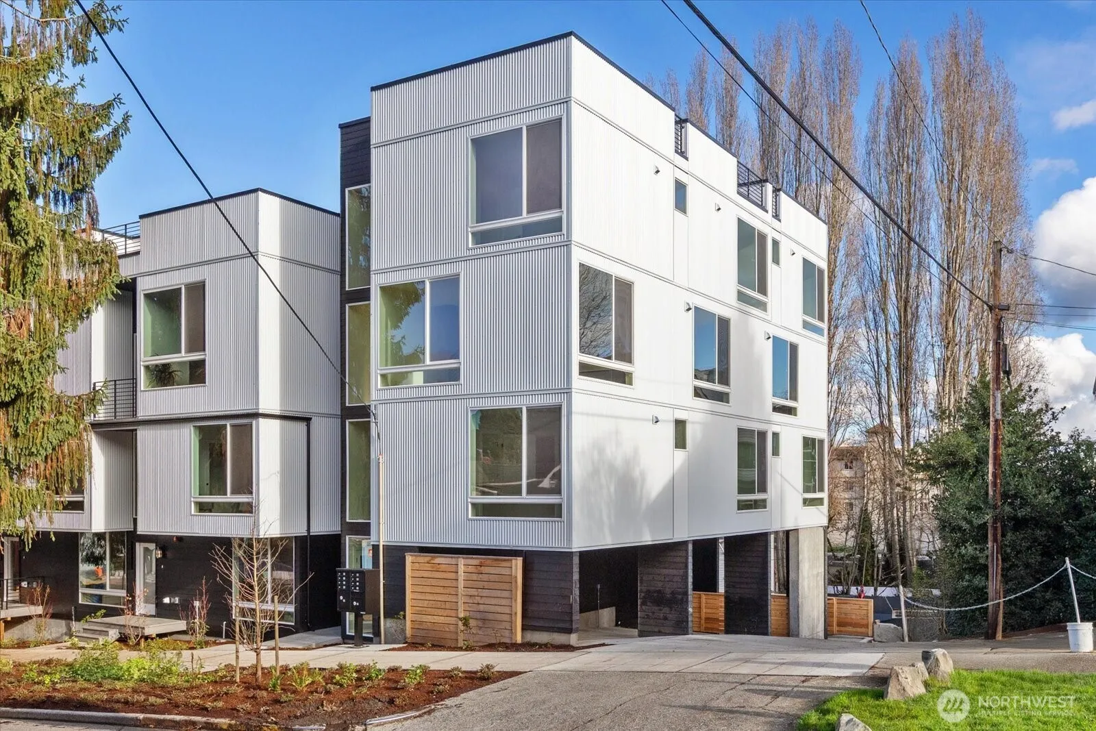 Property photo for 3110 Queen Anne Avenue N, Seattle photo 2
