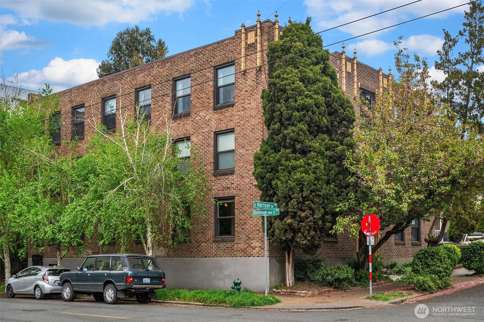Property photo for 404 E Harrison Street #101, Seattle photo 5