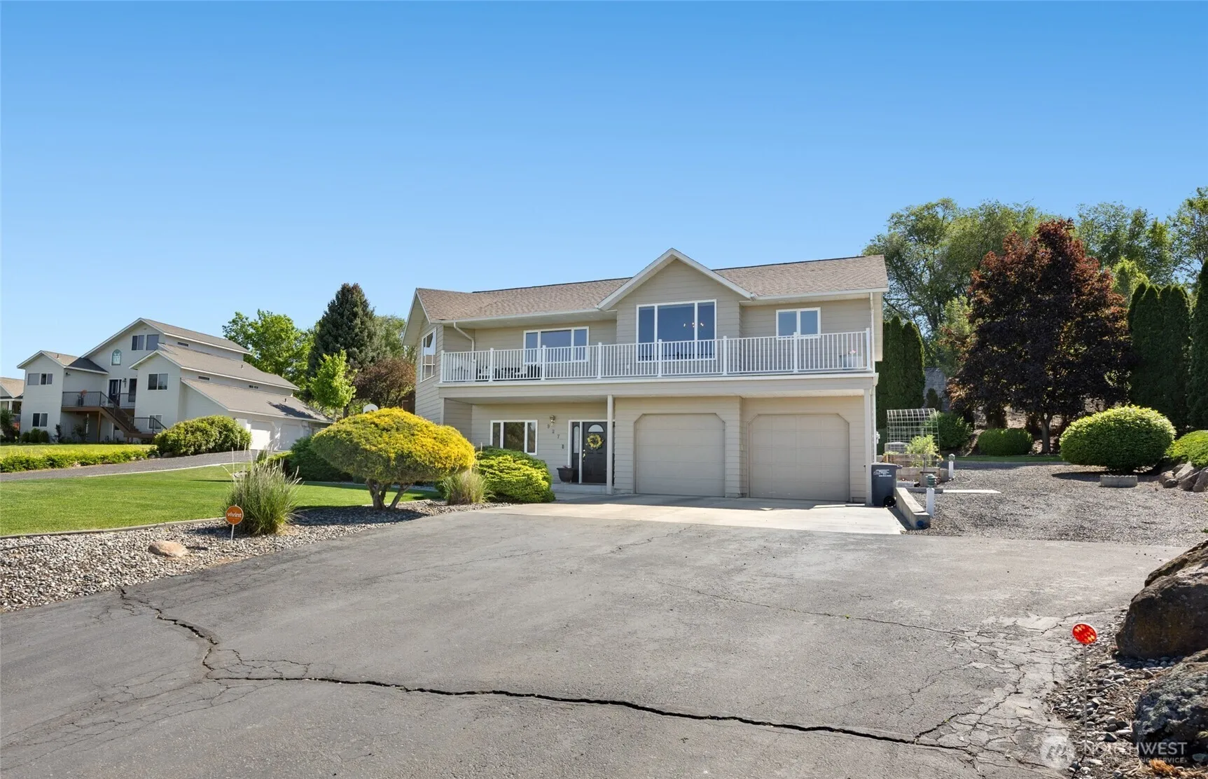 Property photo for 927 Easy Street Ne, Moses Lake photo 2