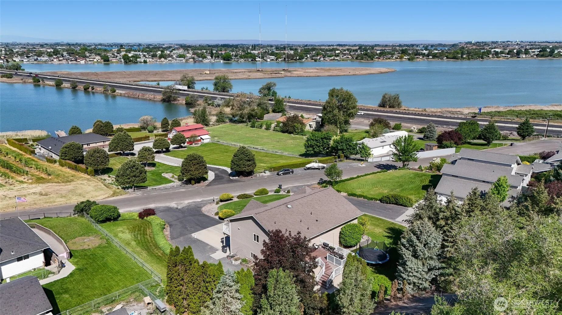 Property photo for 927 Easy Street Ne, Moses Lake photo 4