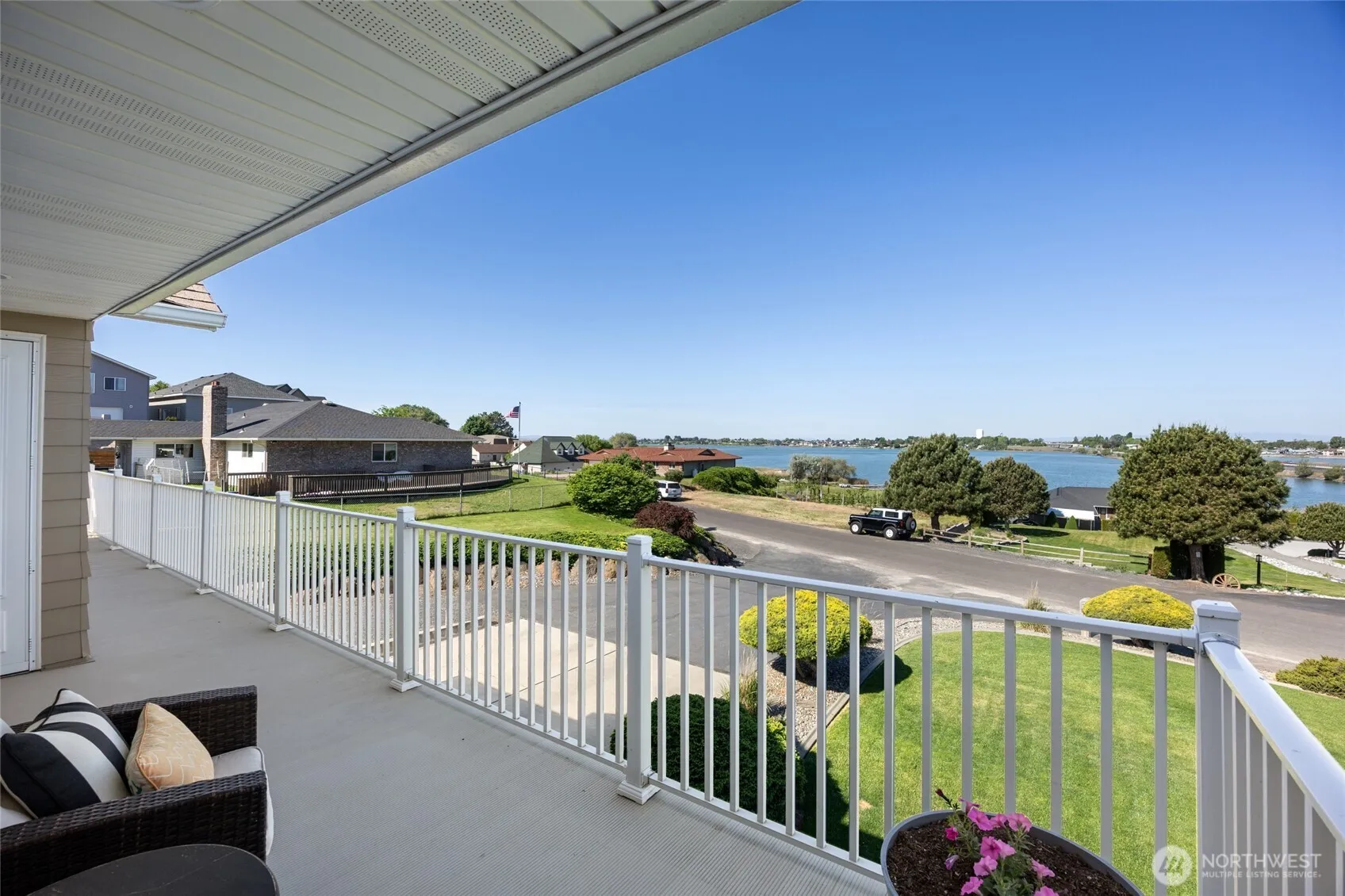 Property photo for 927 Easy Street Ne, Moses Lake