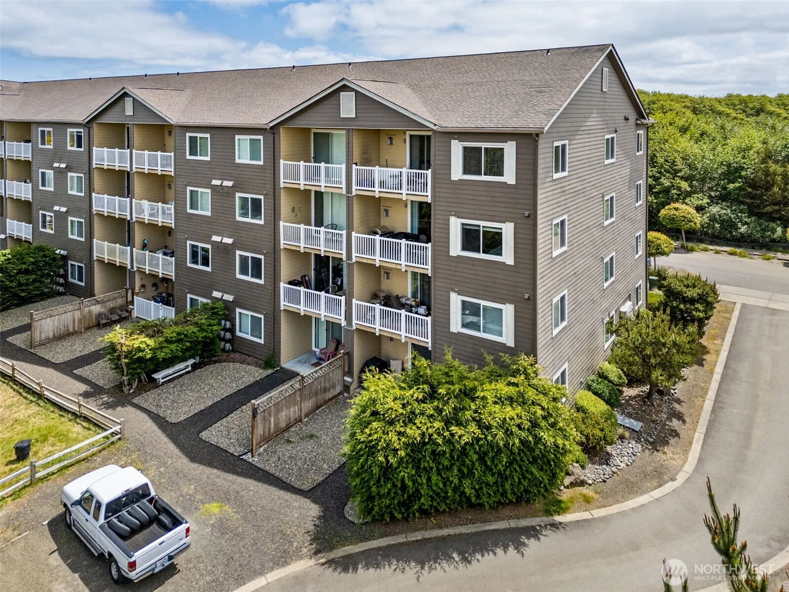 Property photo for 262 Oyhut Bay Blvd Boulevard Sw #101, Ocean Shores photo 4